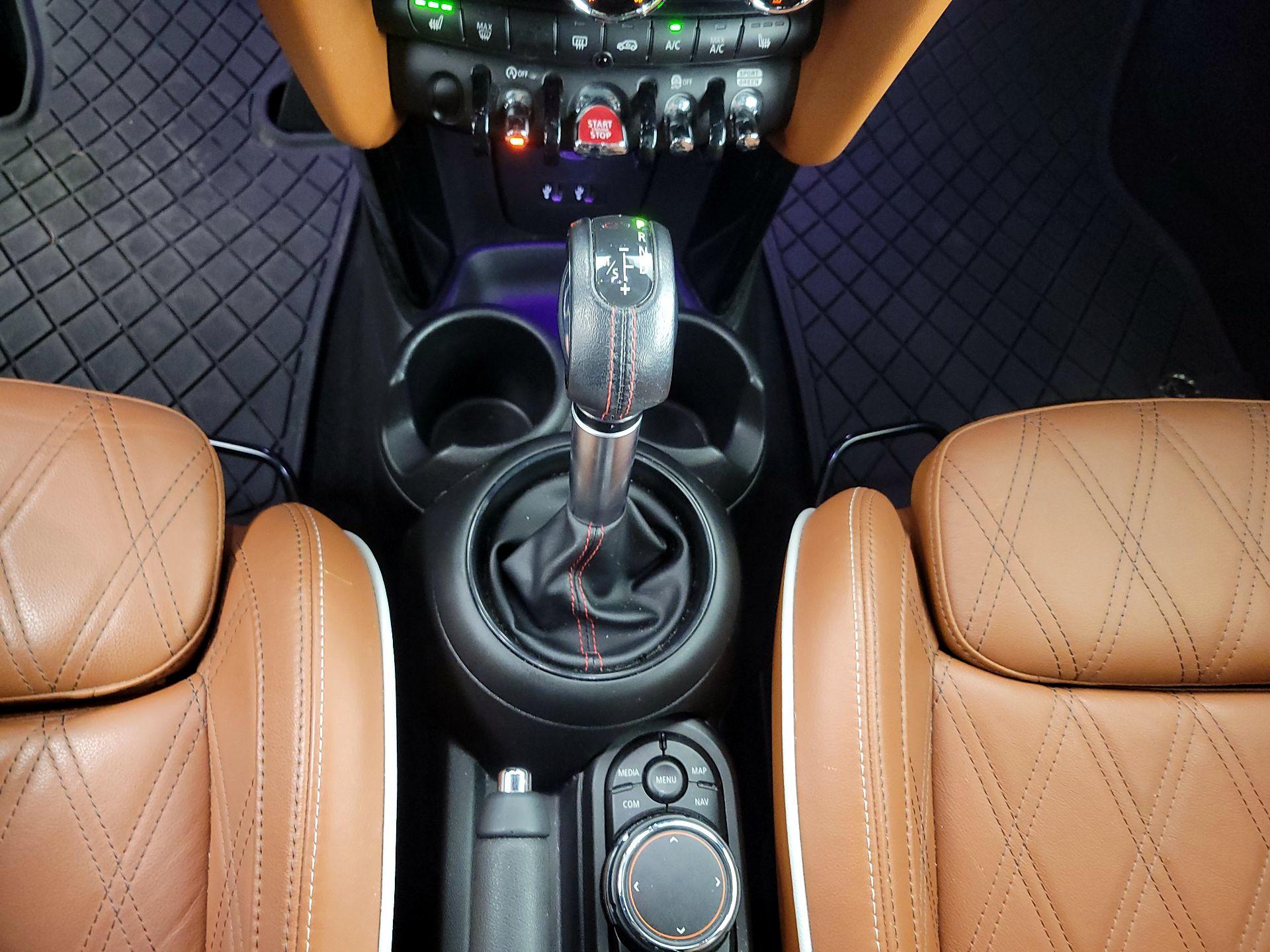 Thumbnail: 2019 MINI Cooper Hardtop - 17