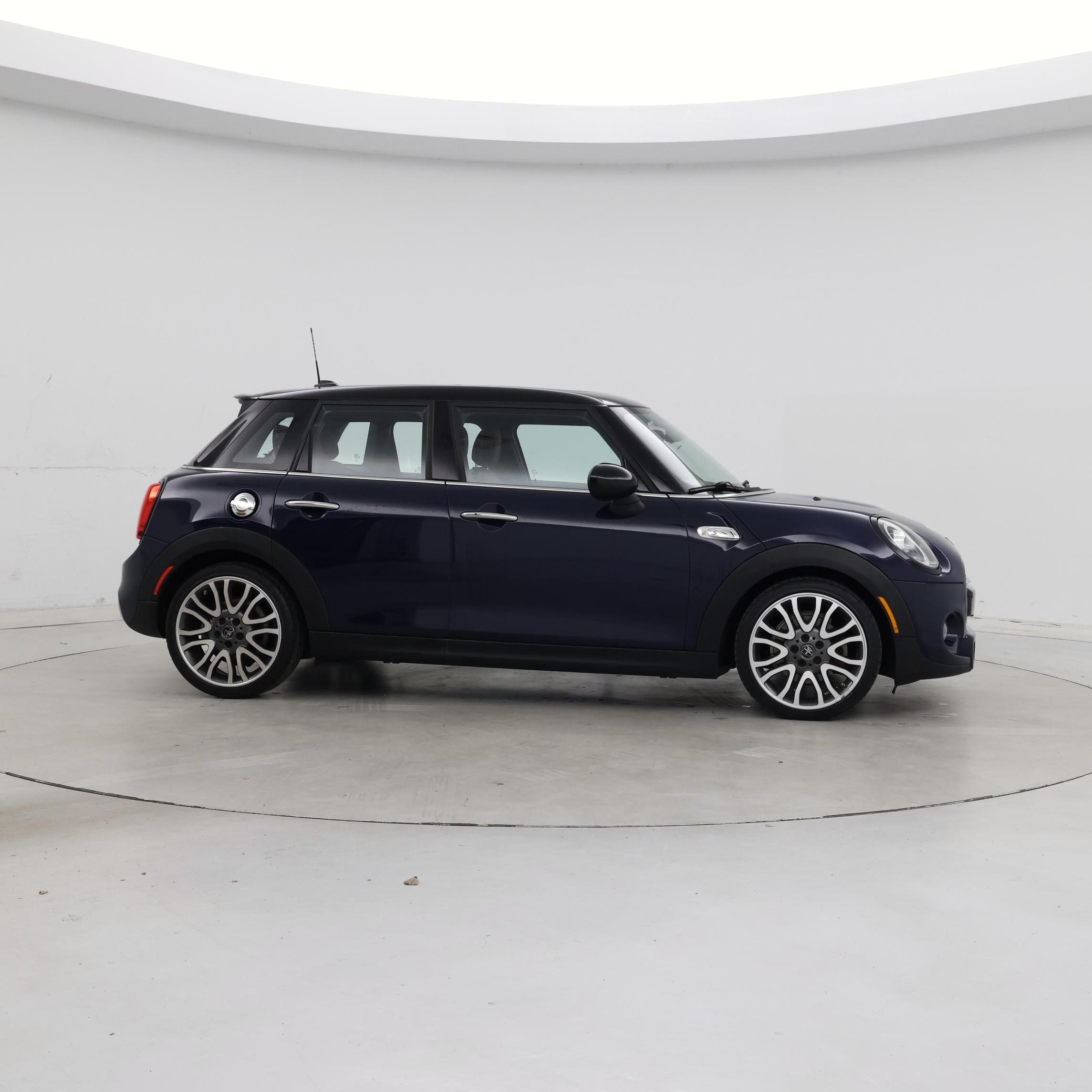 Thumbnail: 2019 MINI Cooper Hardtop - 7