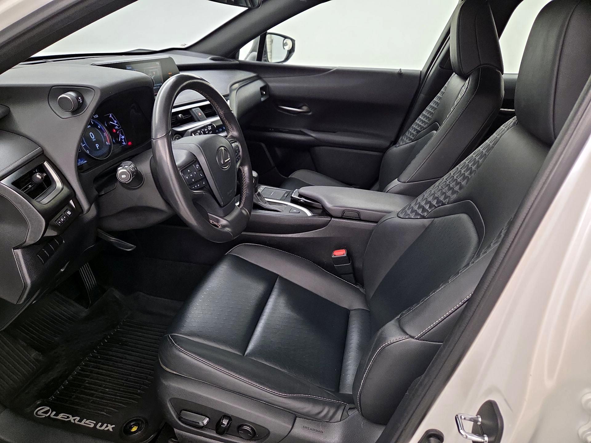 Thumbnail: 2020 Lexus UX - 11