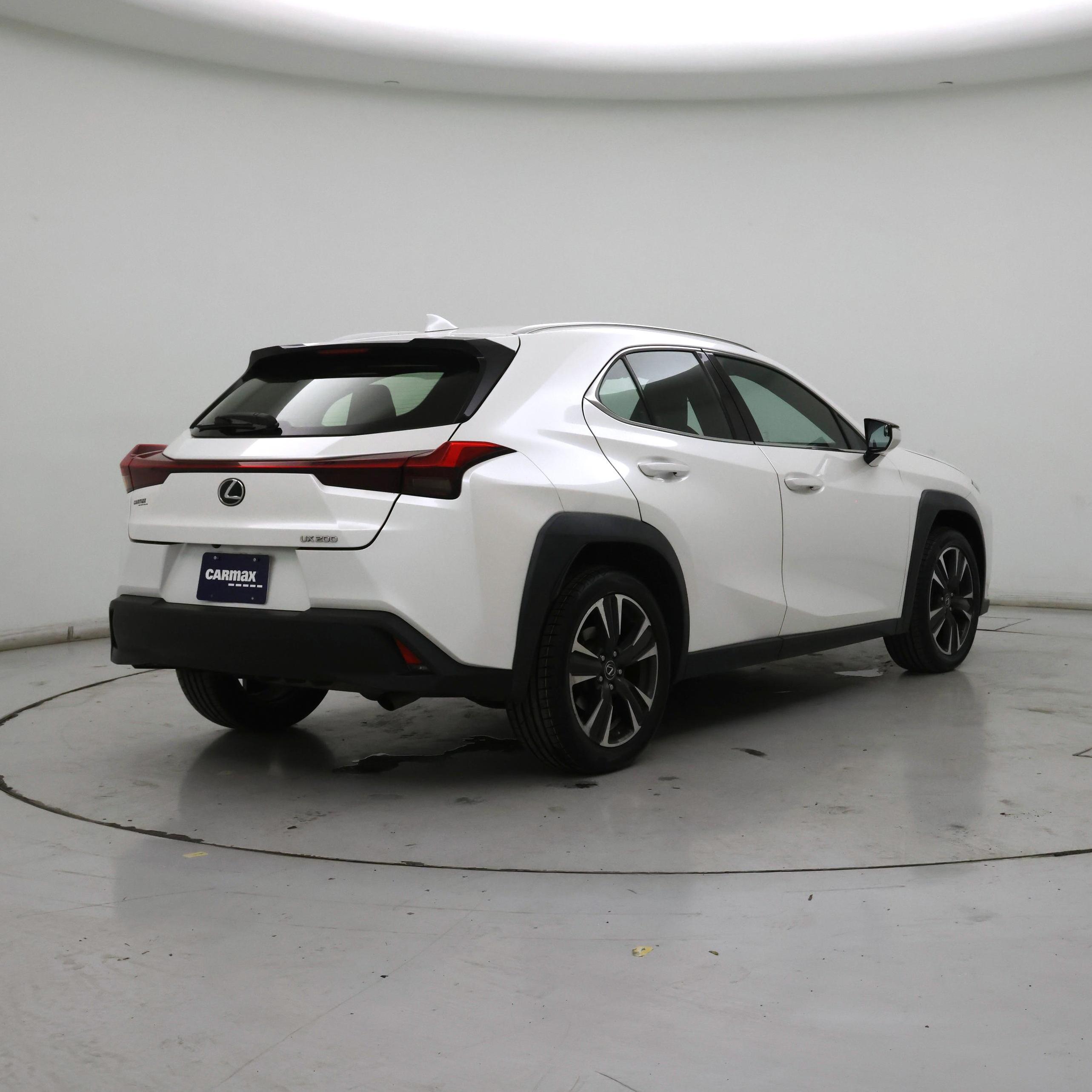 Thumbnail: 2020 Lexus UX - 8