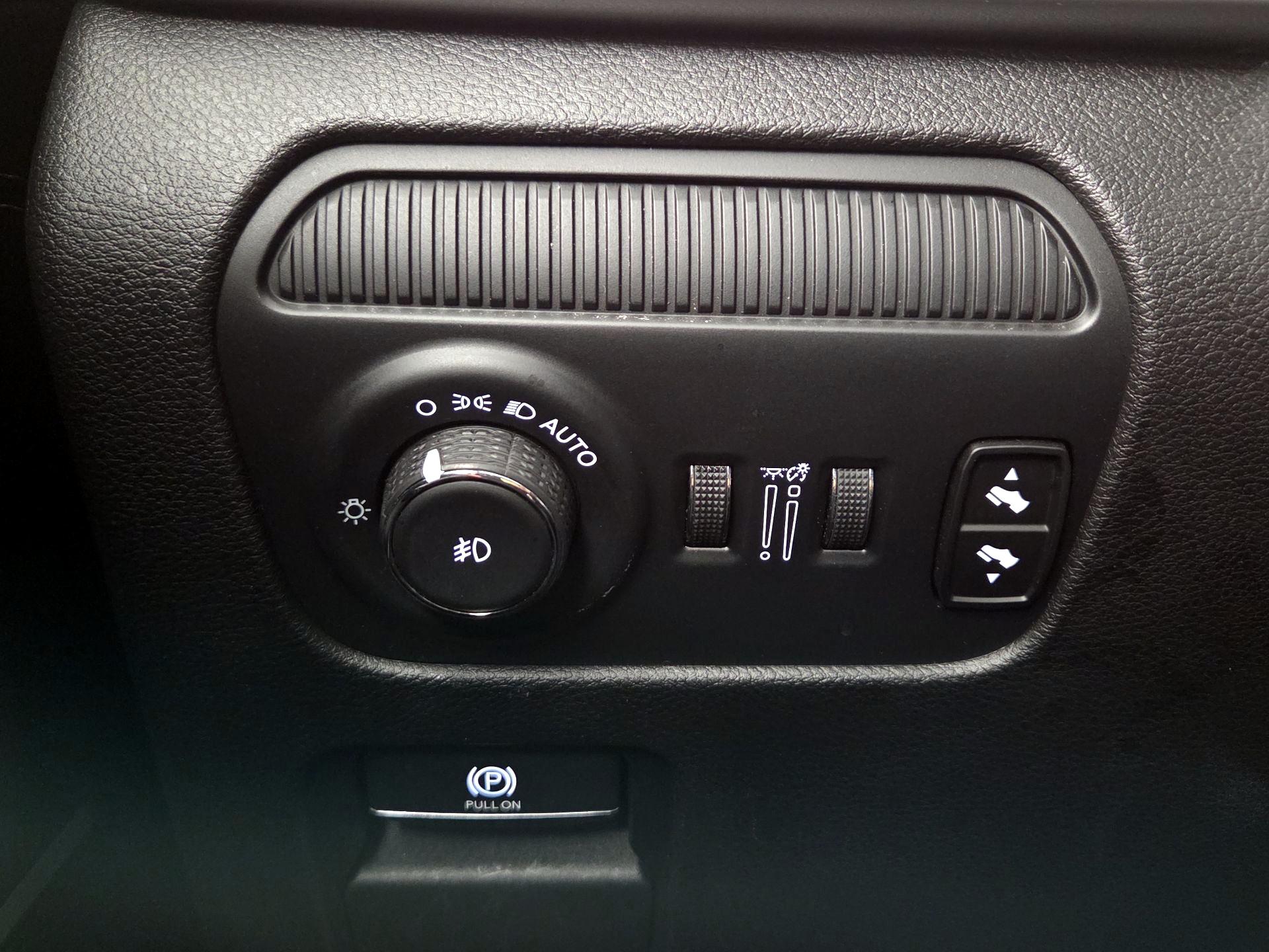 Thumbnail: 2024 Jeep Wagoneer - 13