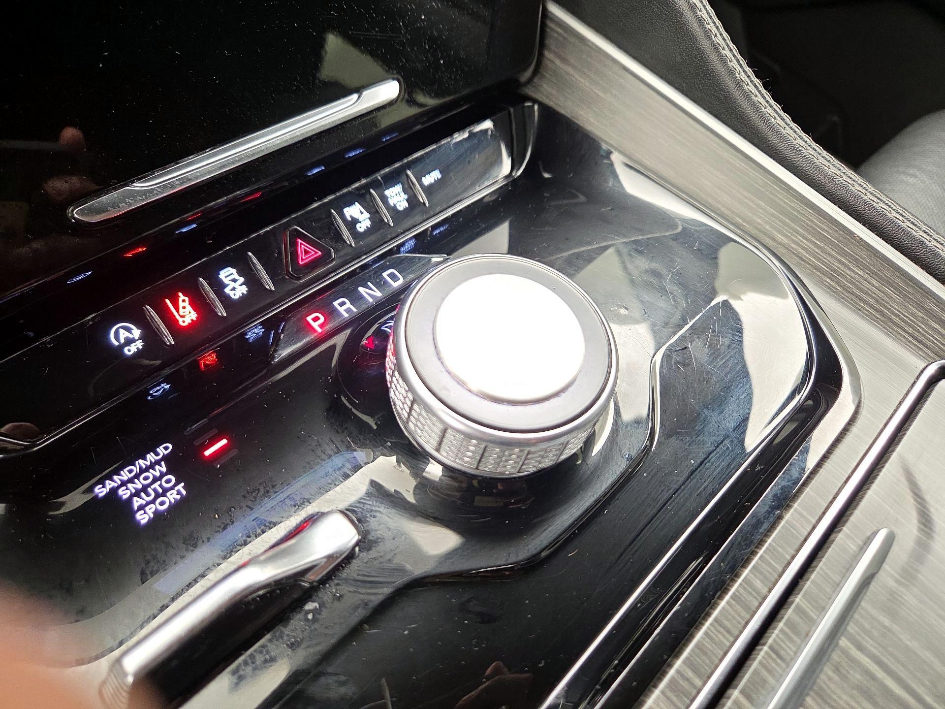 Thumbnail: 2024 Jeep Wagoneer - 18