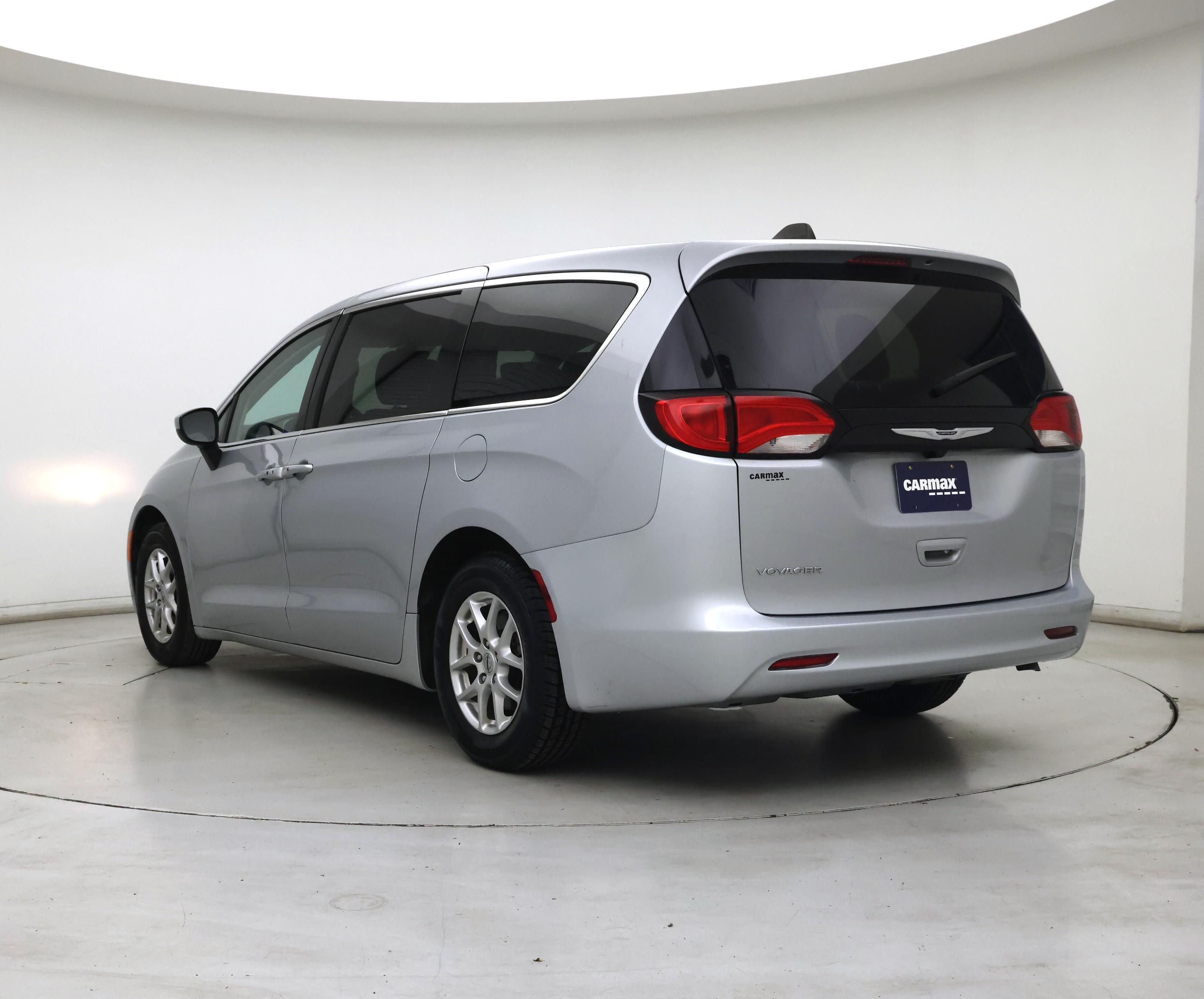 Thumbnail: 2023 Chrysler Voyager - 2