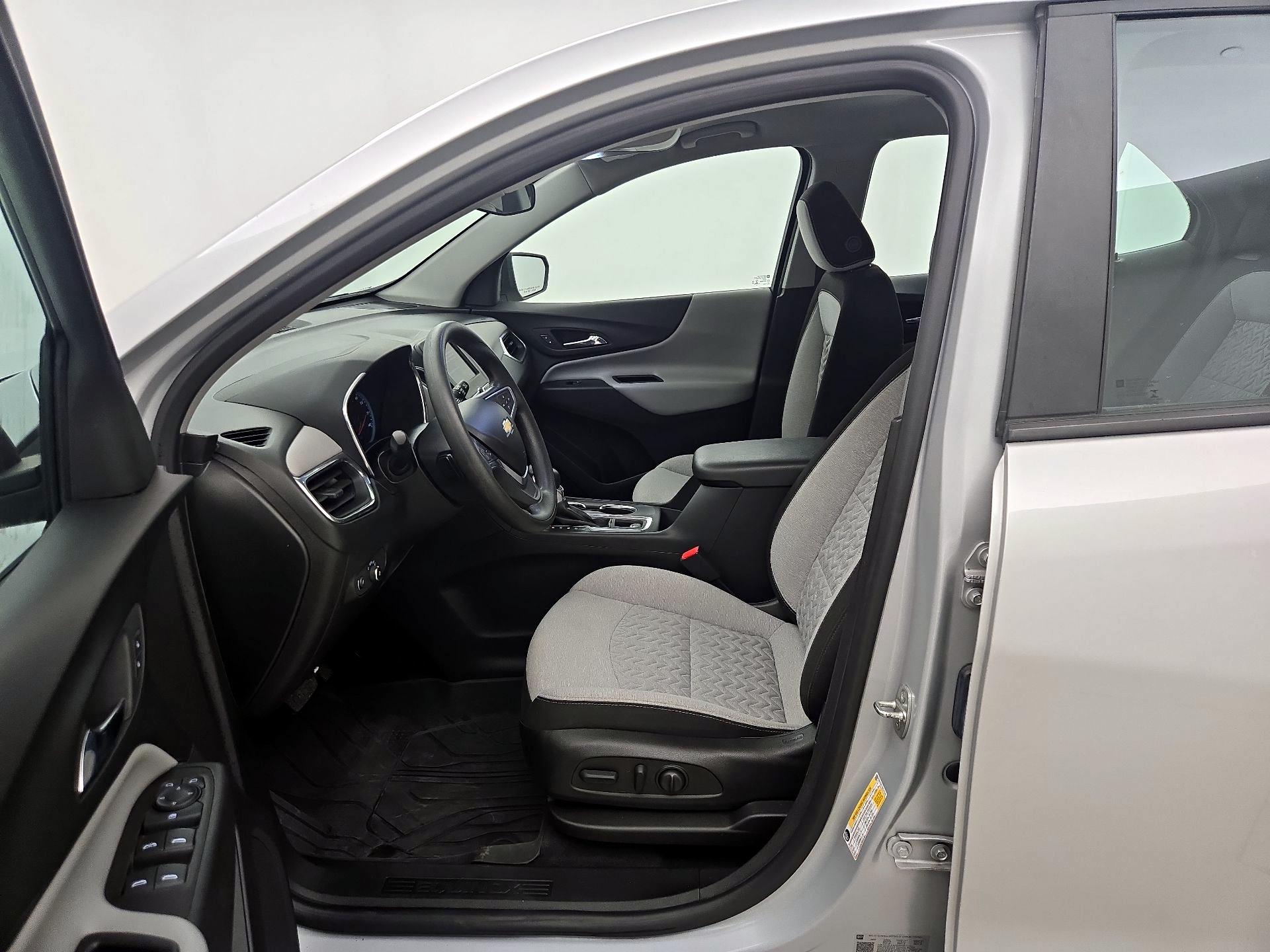 Thumbnail: 2022 Chevrolet Equinox - 11