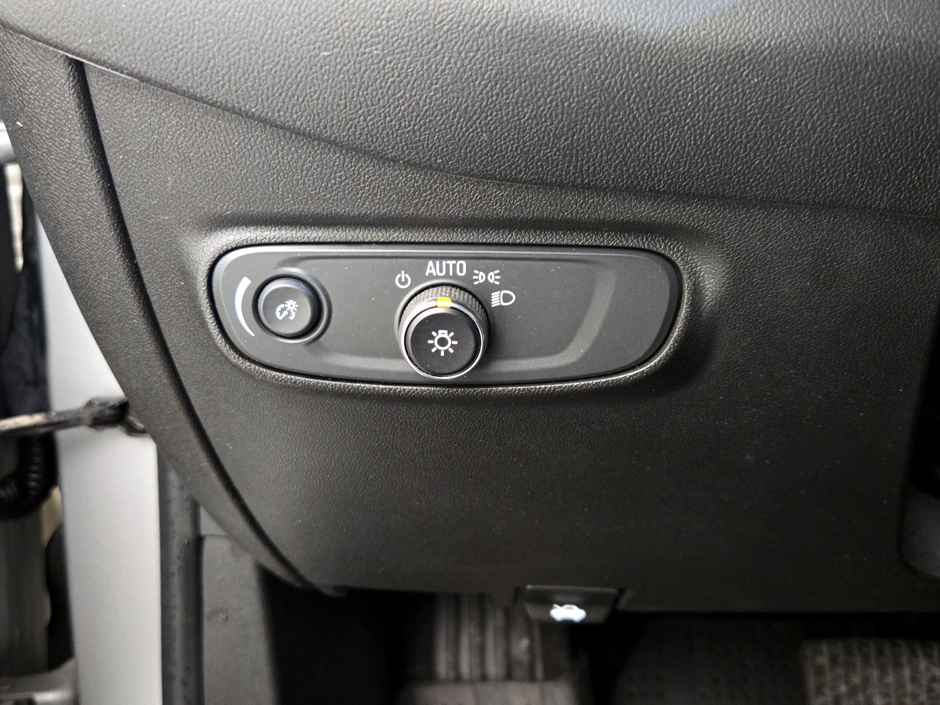 Thumbnail: 2022 Chevrolet Equinox - 13