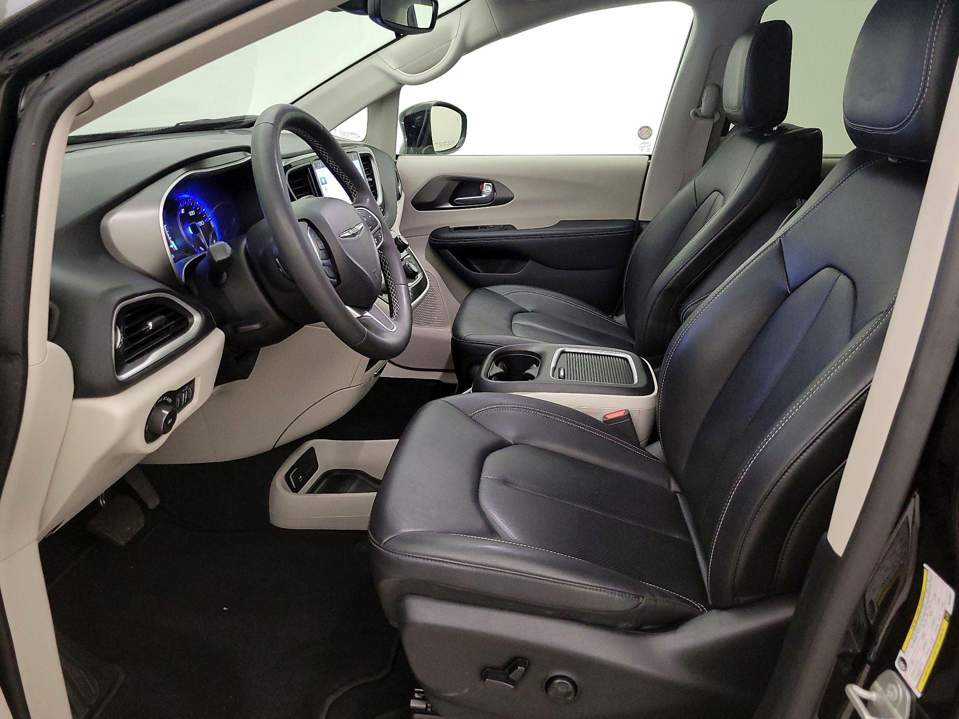 Thumbnail: 2024 Chrysler Pacifica - 11