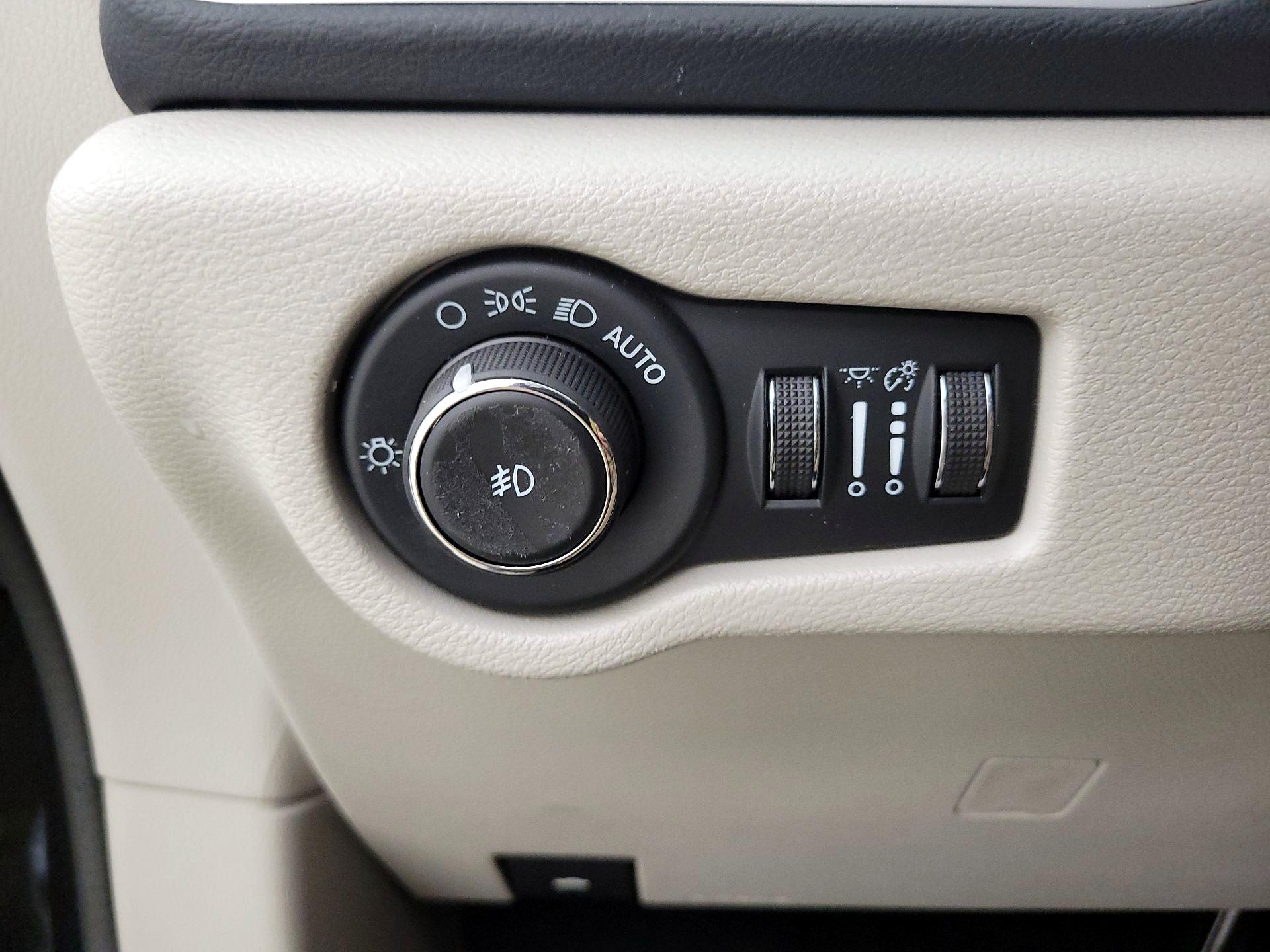 Thumbnail: 2024 Chrysler Pacifica - 13