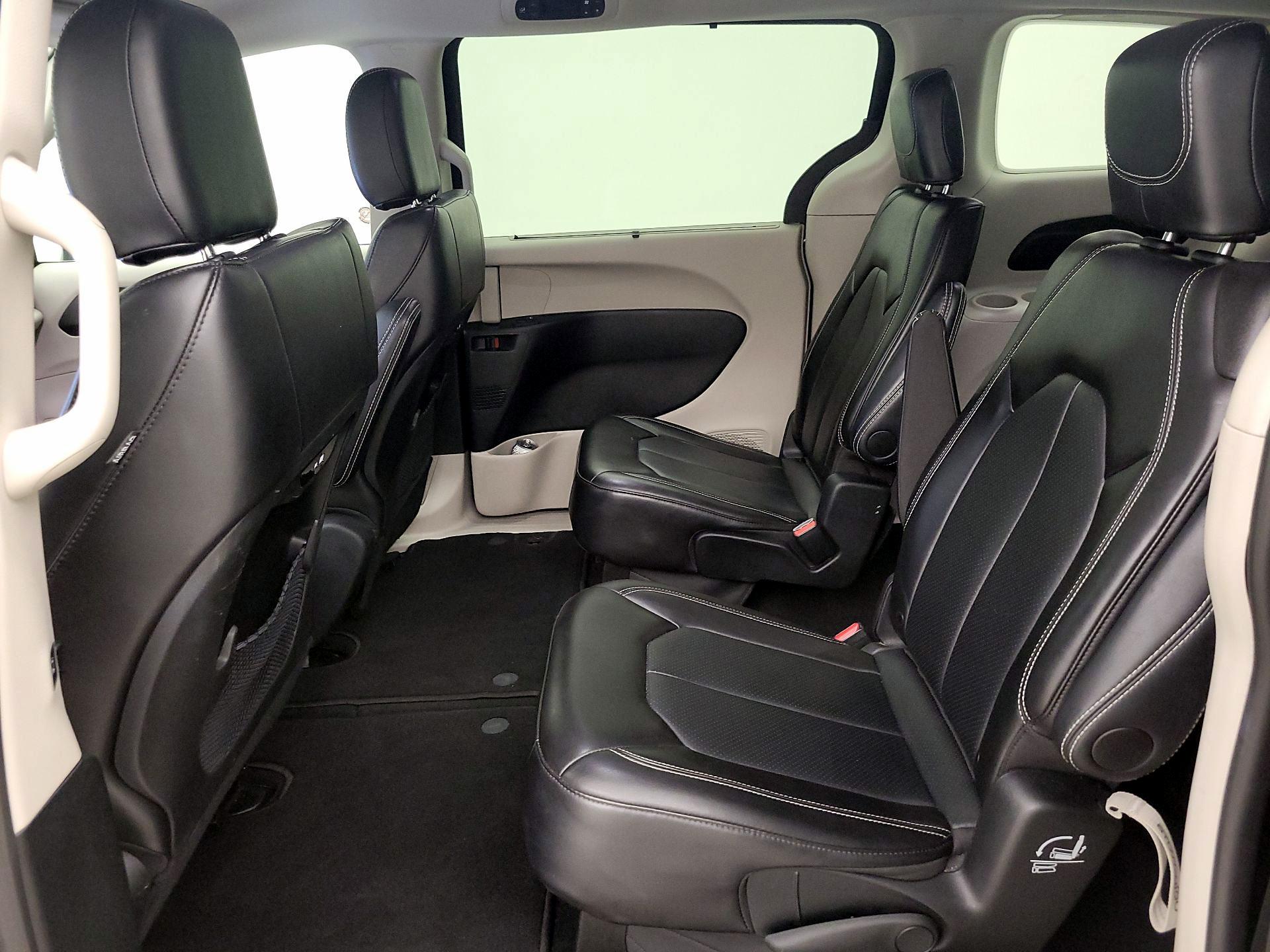 Thumbnail: 2024 Chrysler Pacifica - 18