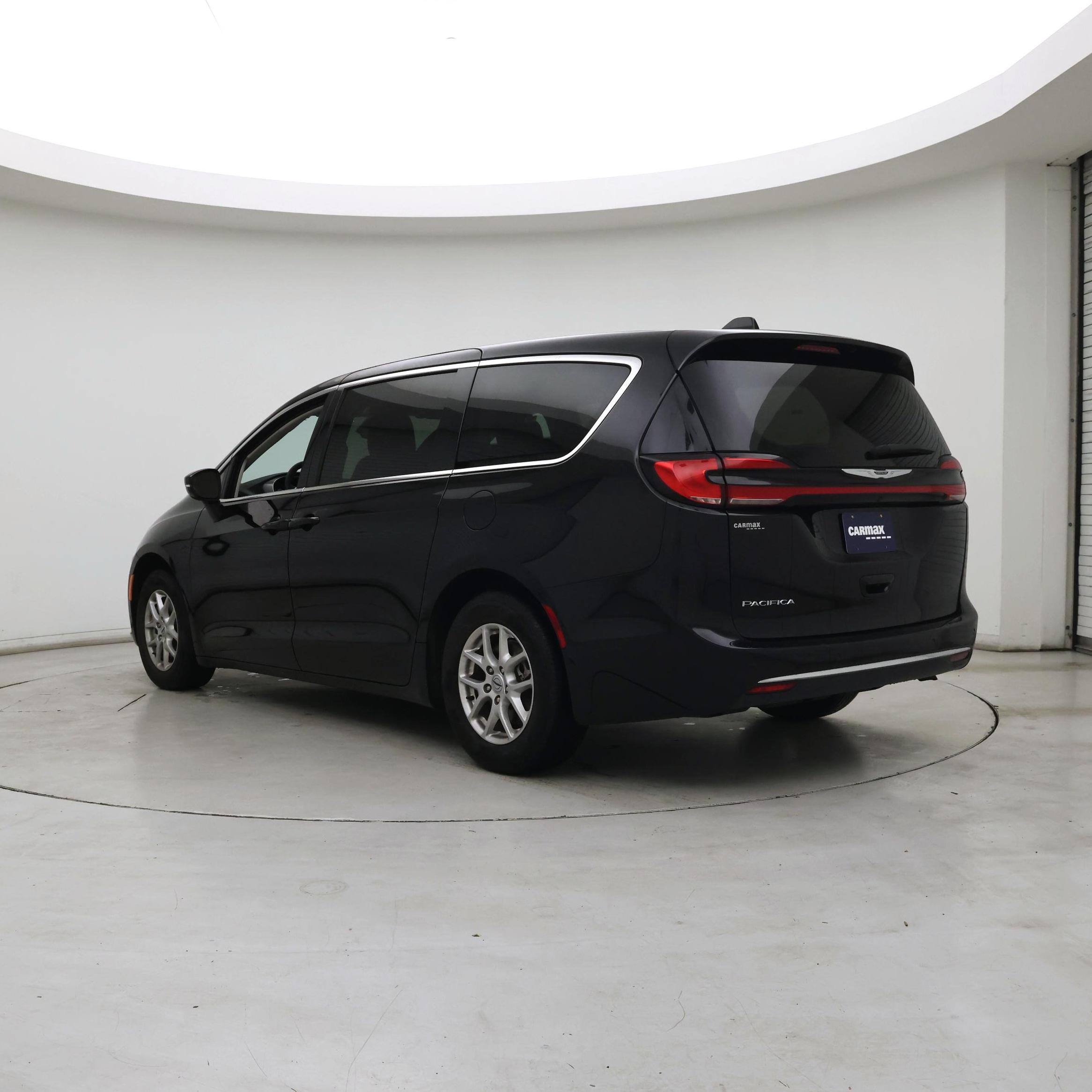 Thumbnail: 2024 Chrysler Pacifica - 2