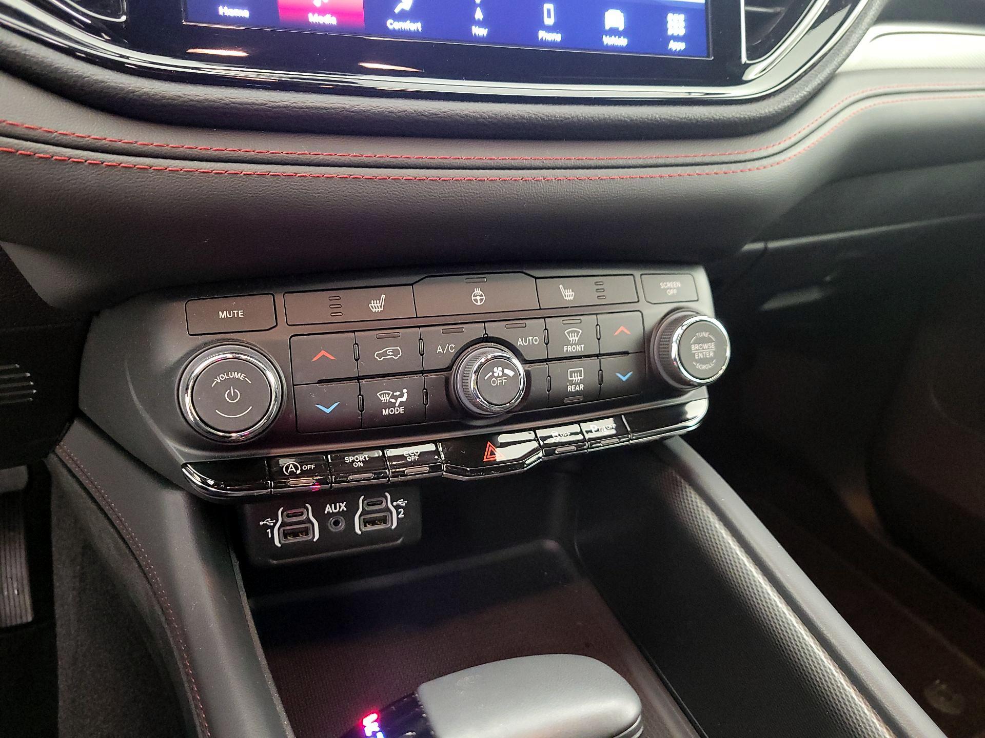 Thumbnail: 2025 Dodge Durango - 17