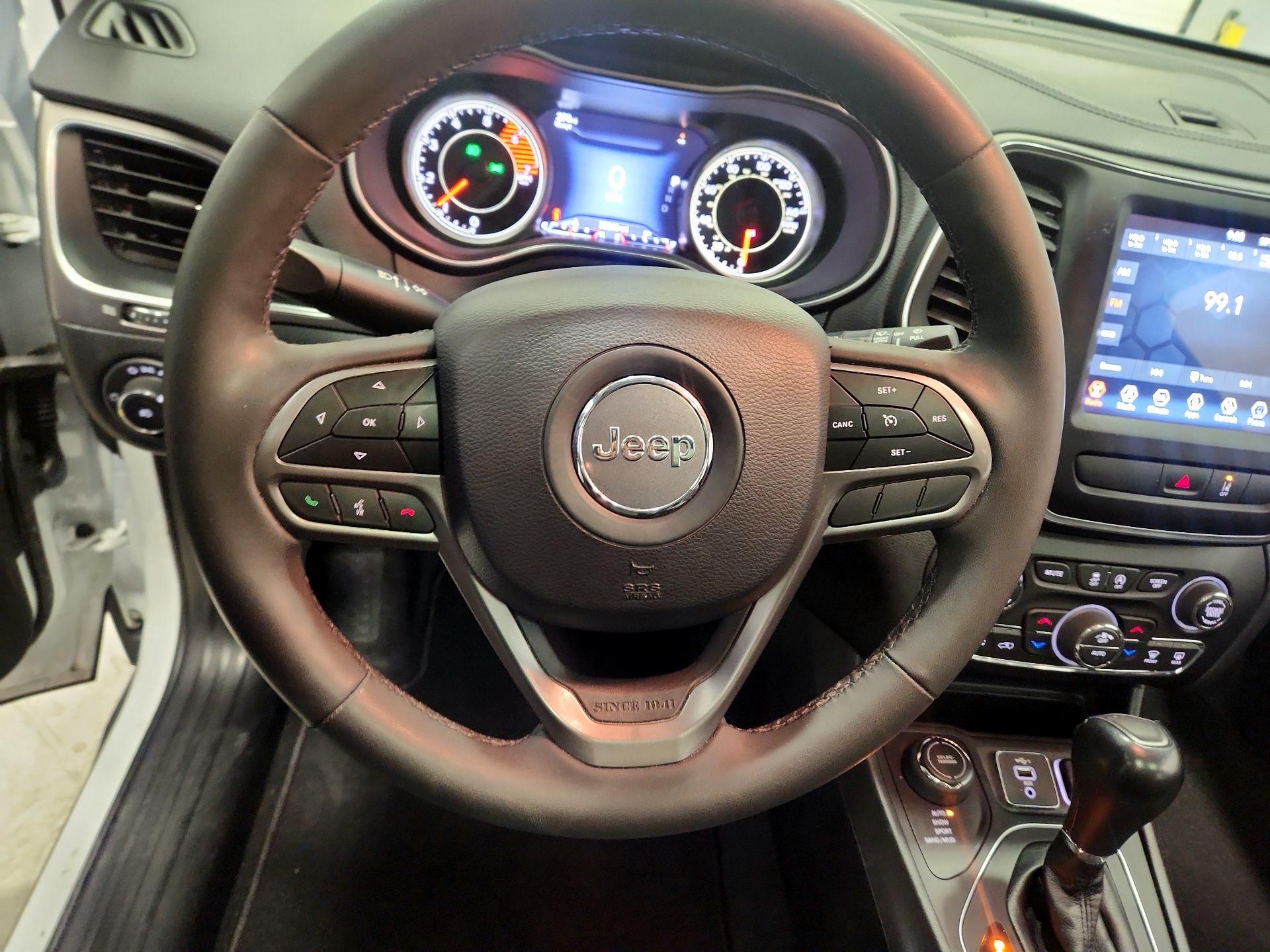 Thumbnail: 2022 Jeep Cherokee - 10