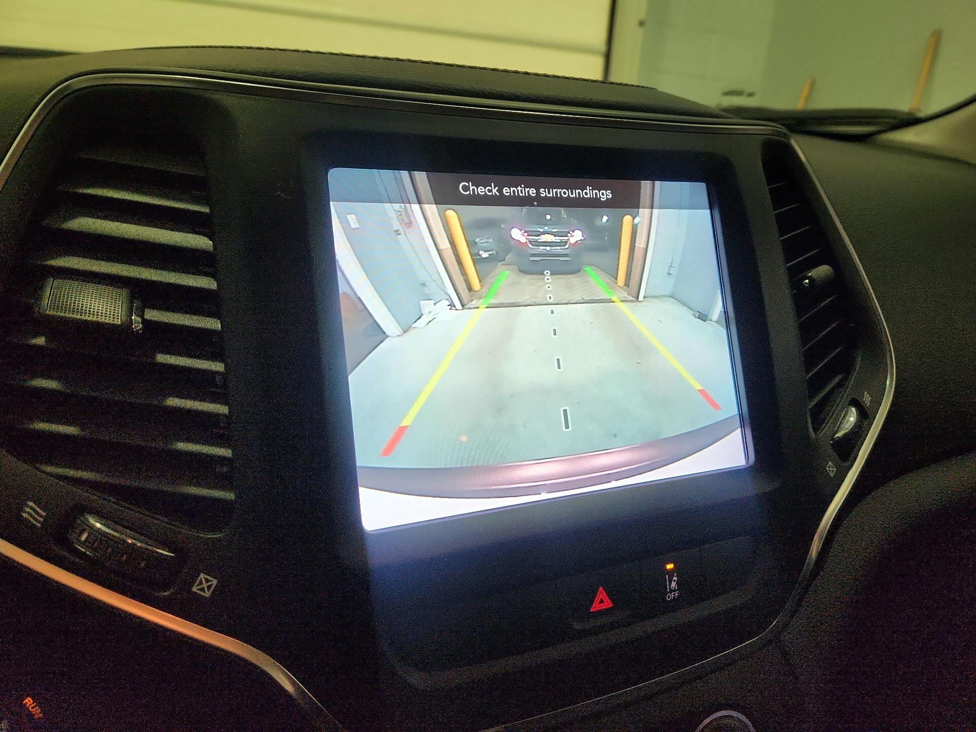 Thumbnail: 2022 Jeep Cherokee - 14