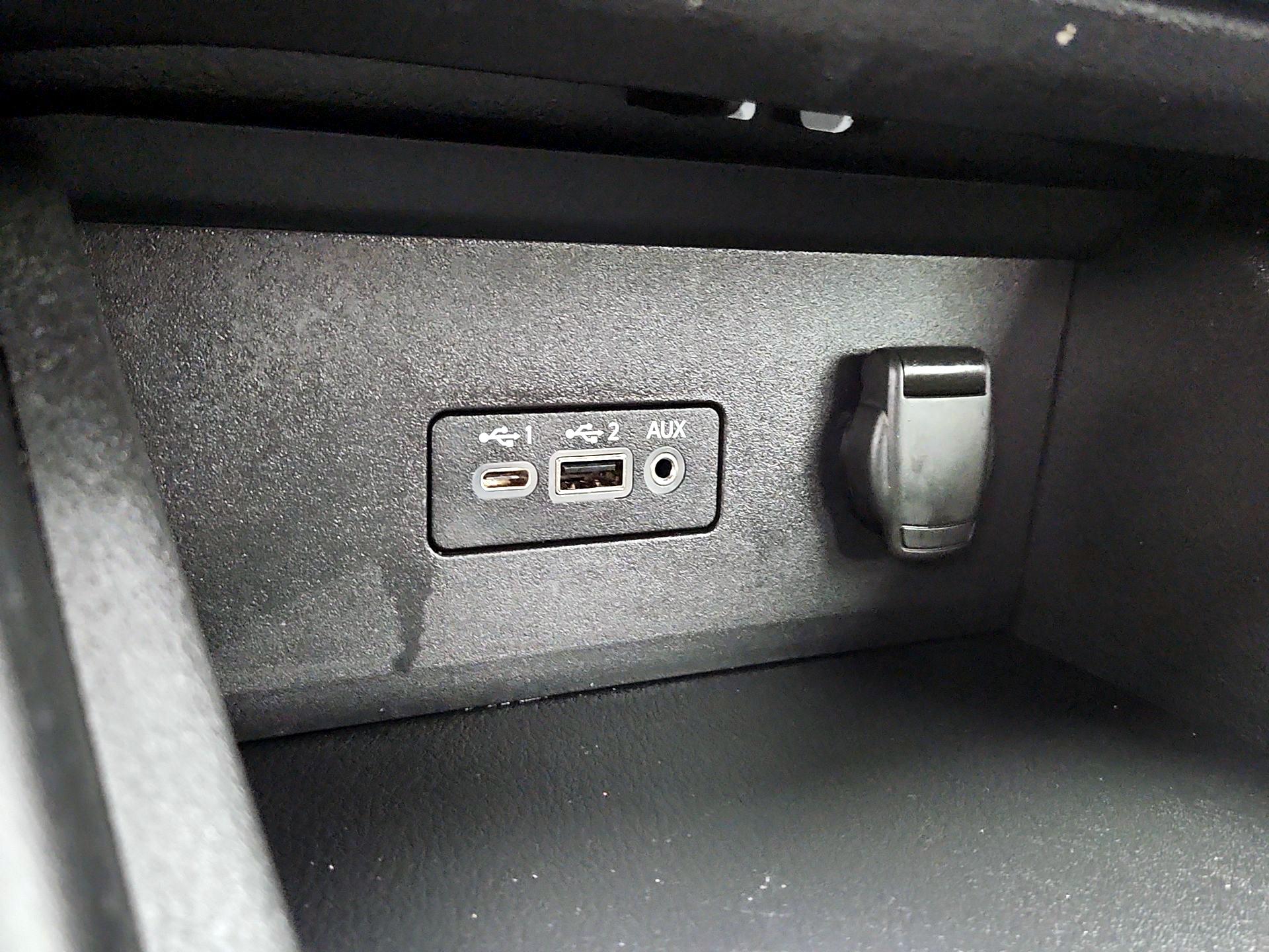 Thumbnail: 2021 Nissan Sentra - 18