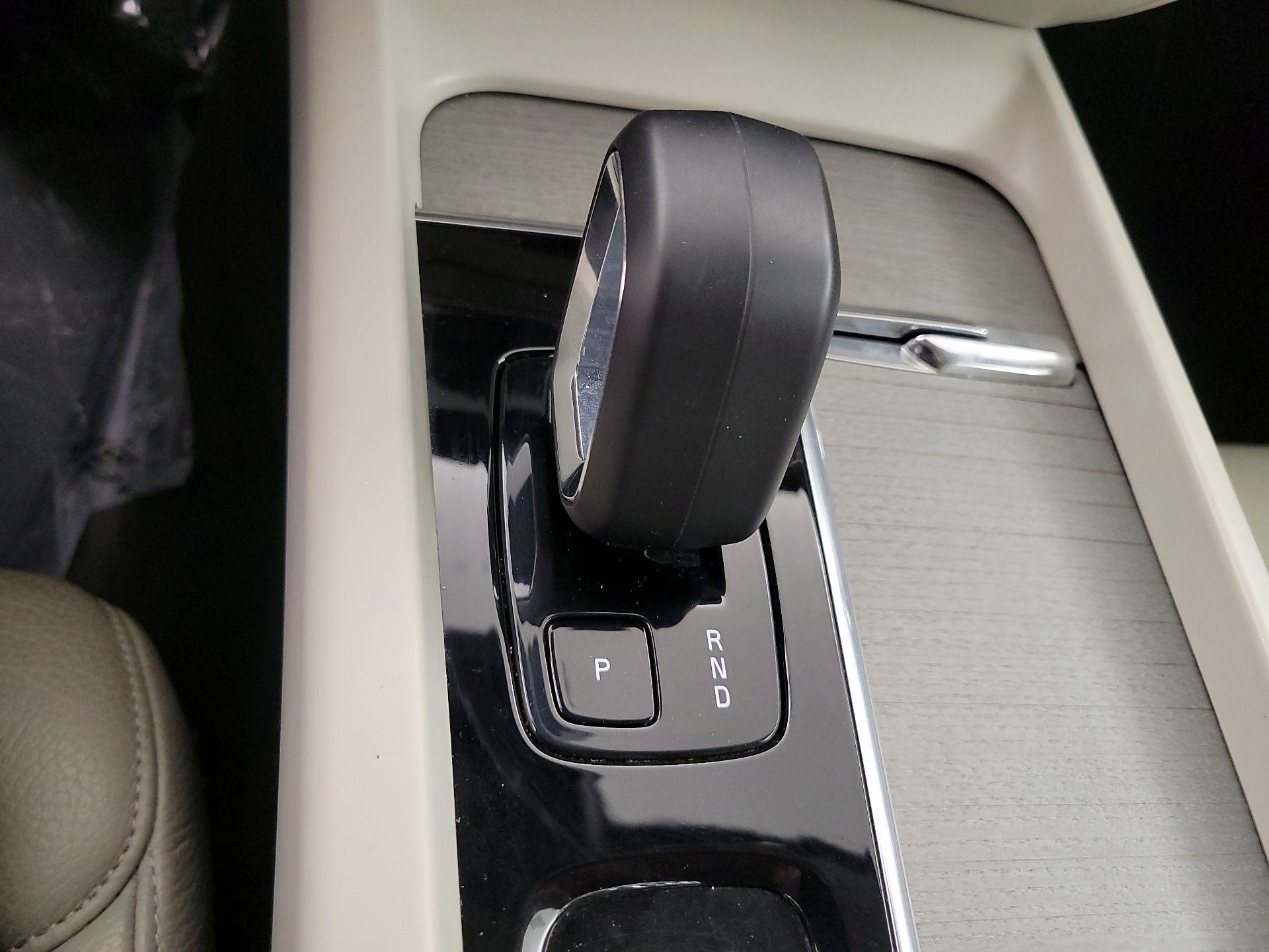 Thumbnail: 2024 Volvo S60 - 18