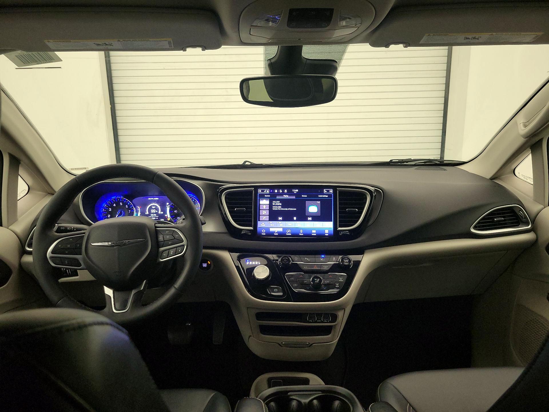 Thumbnail: 2024 Chrysler Pacifica - 9