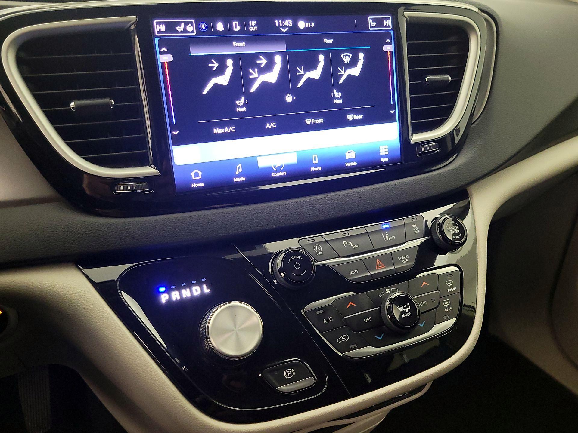 Thumbnail: 2024 Chrysler Pacifica - 16