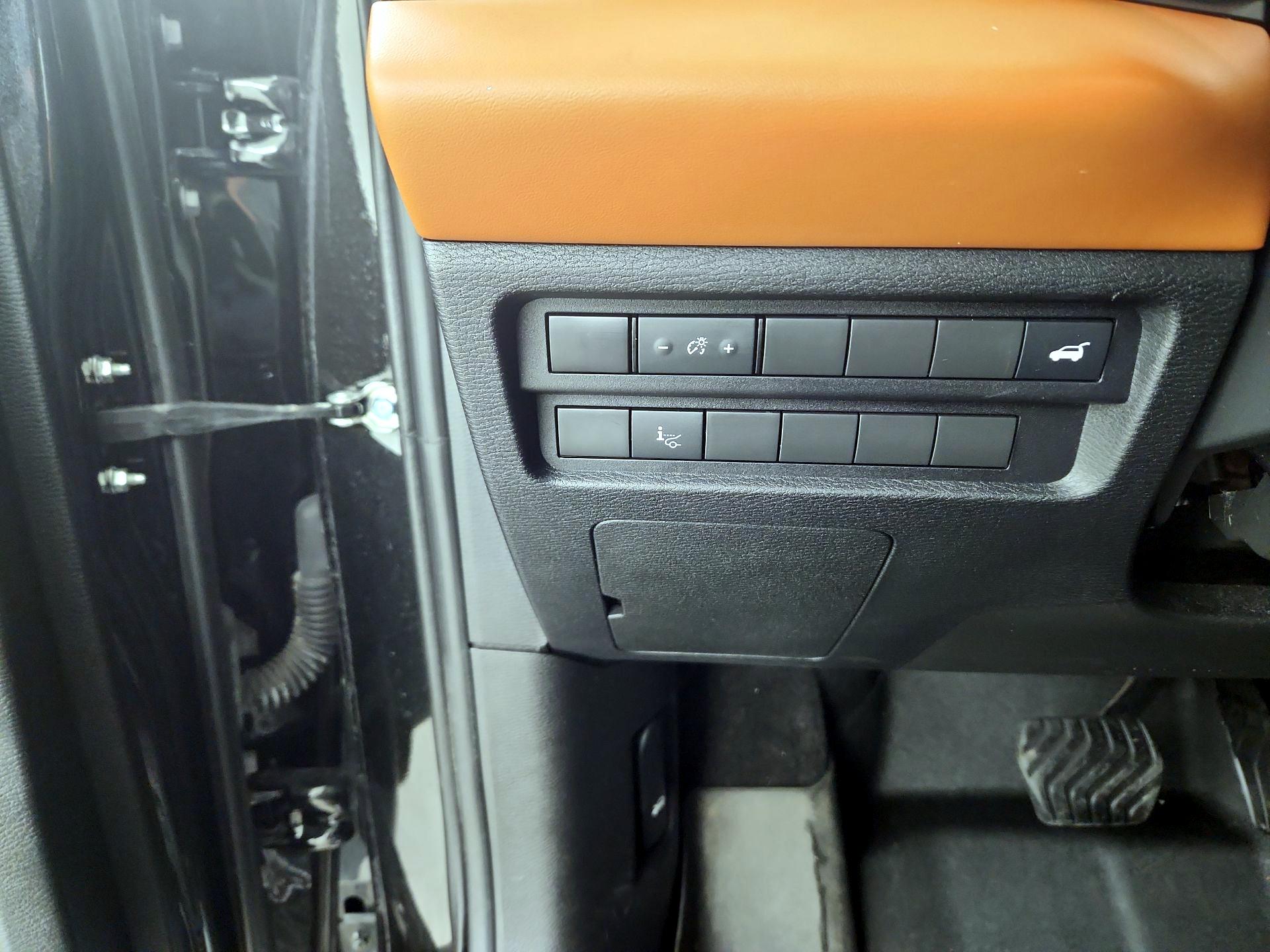 Thumbnail: 2022 Mitsubishi Outlander - 11