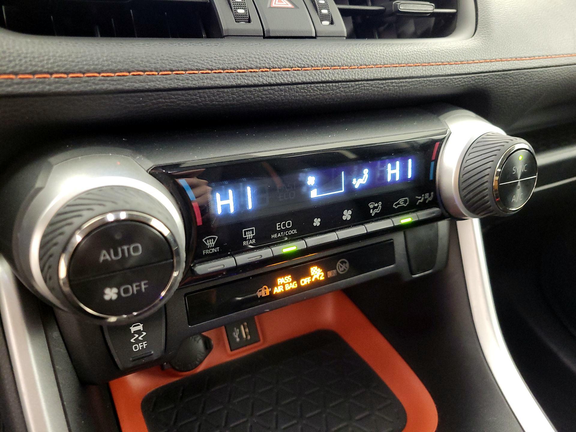 Thumbnail: 2024 Toyota RAV4 - 16