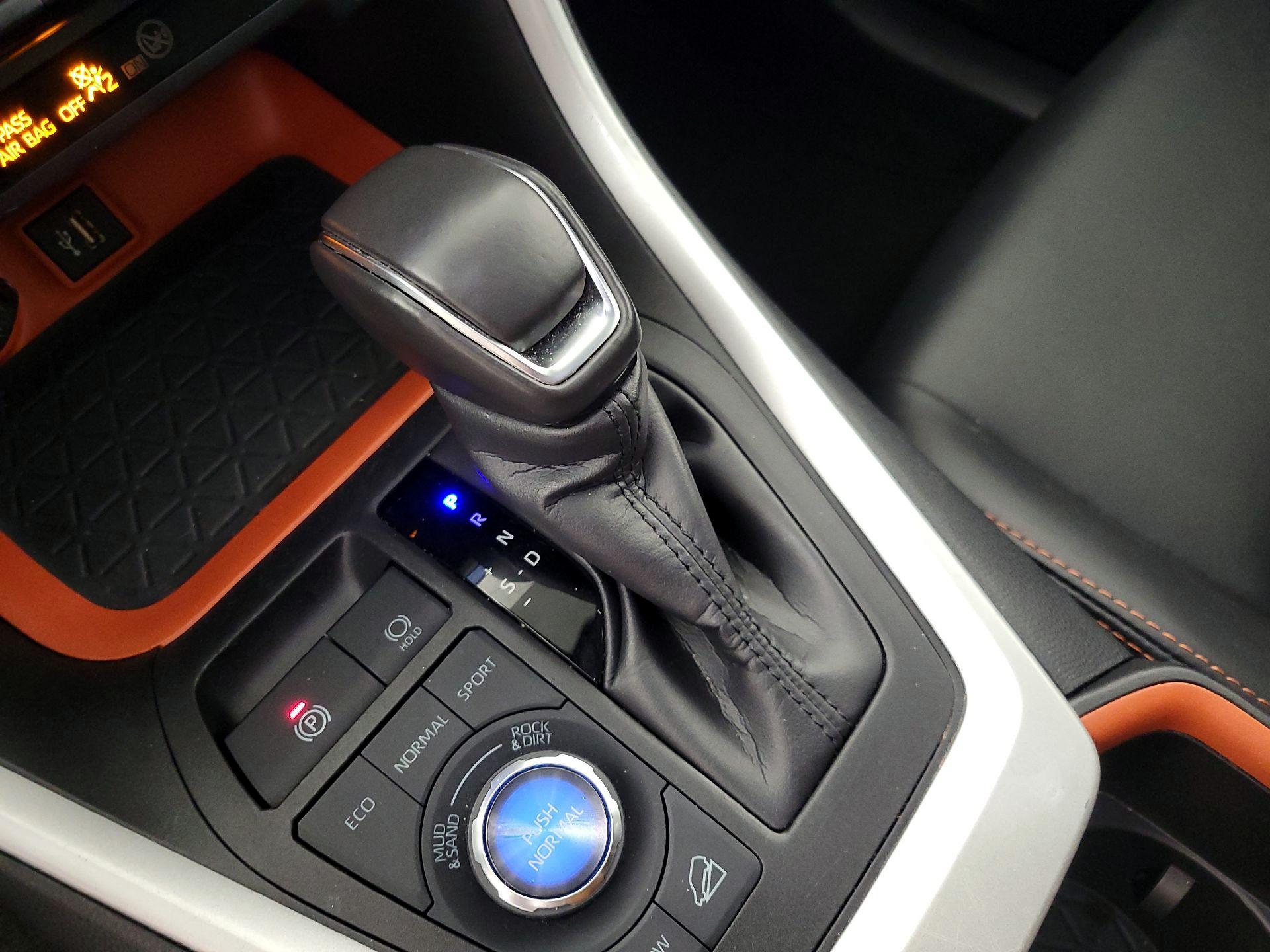 Thumbnail: 2024 Toyota RAV4 - 17