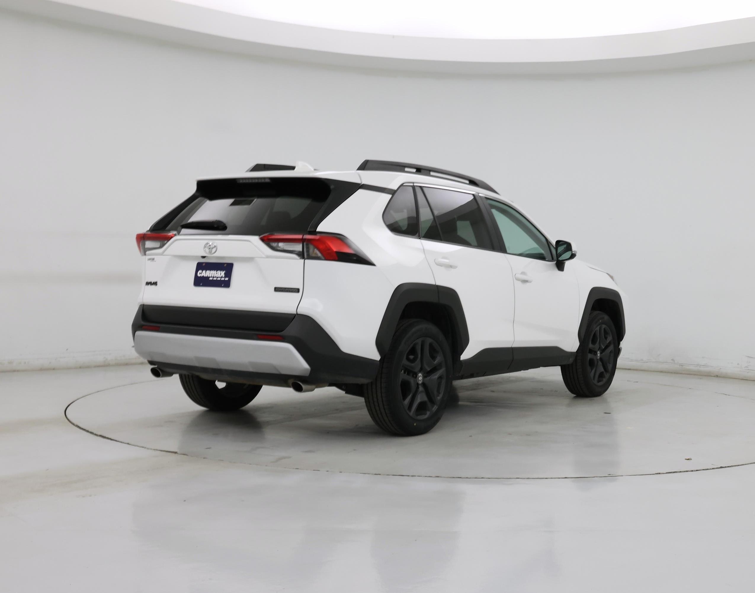 Thumbnail: 2024 Toyota RAV4 - 8