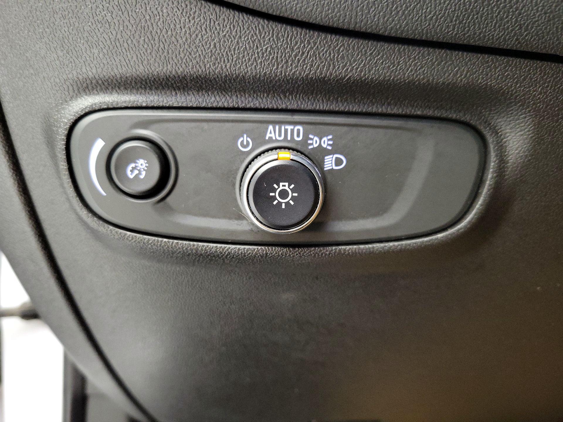 Thumbnail: 2022 Chevrolet Equinox - 13