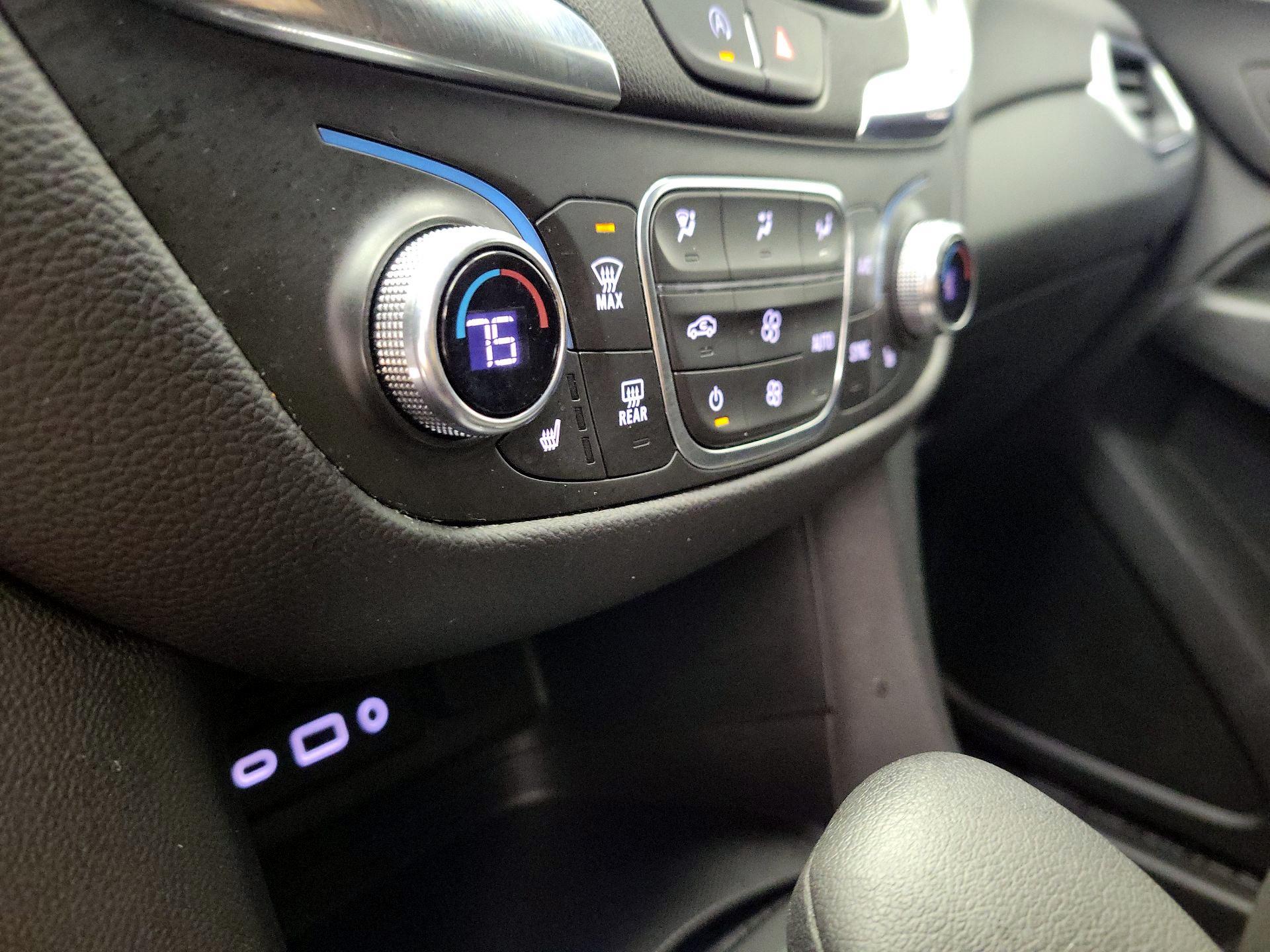 Thumbnail: 2022 Chevrolet Equinox - 17