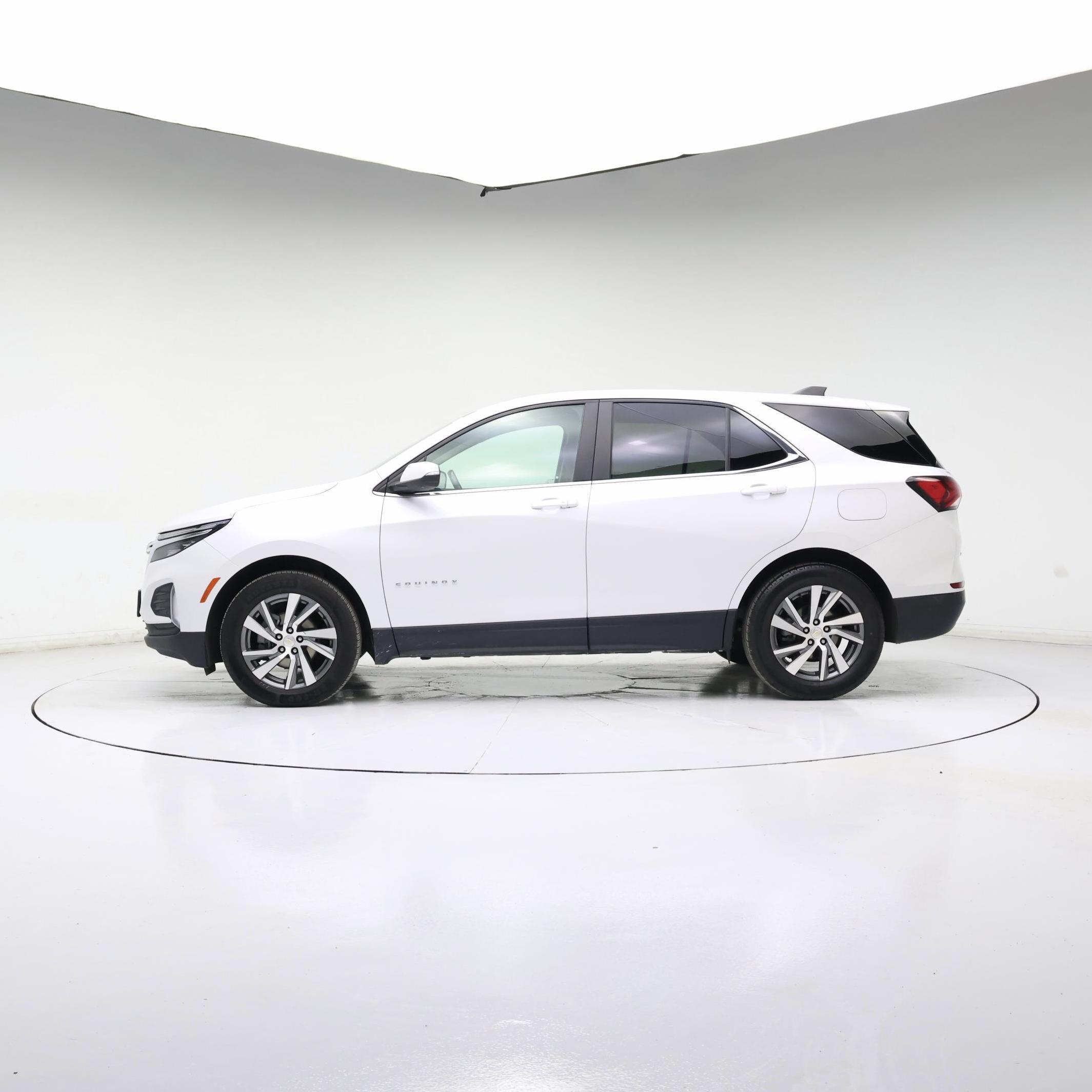 Thumbnail: 2022 Chevrolet Equinox - 3