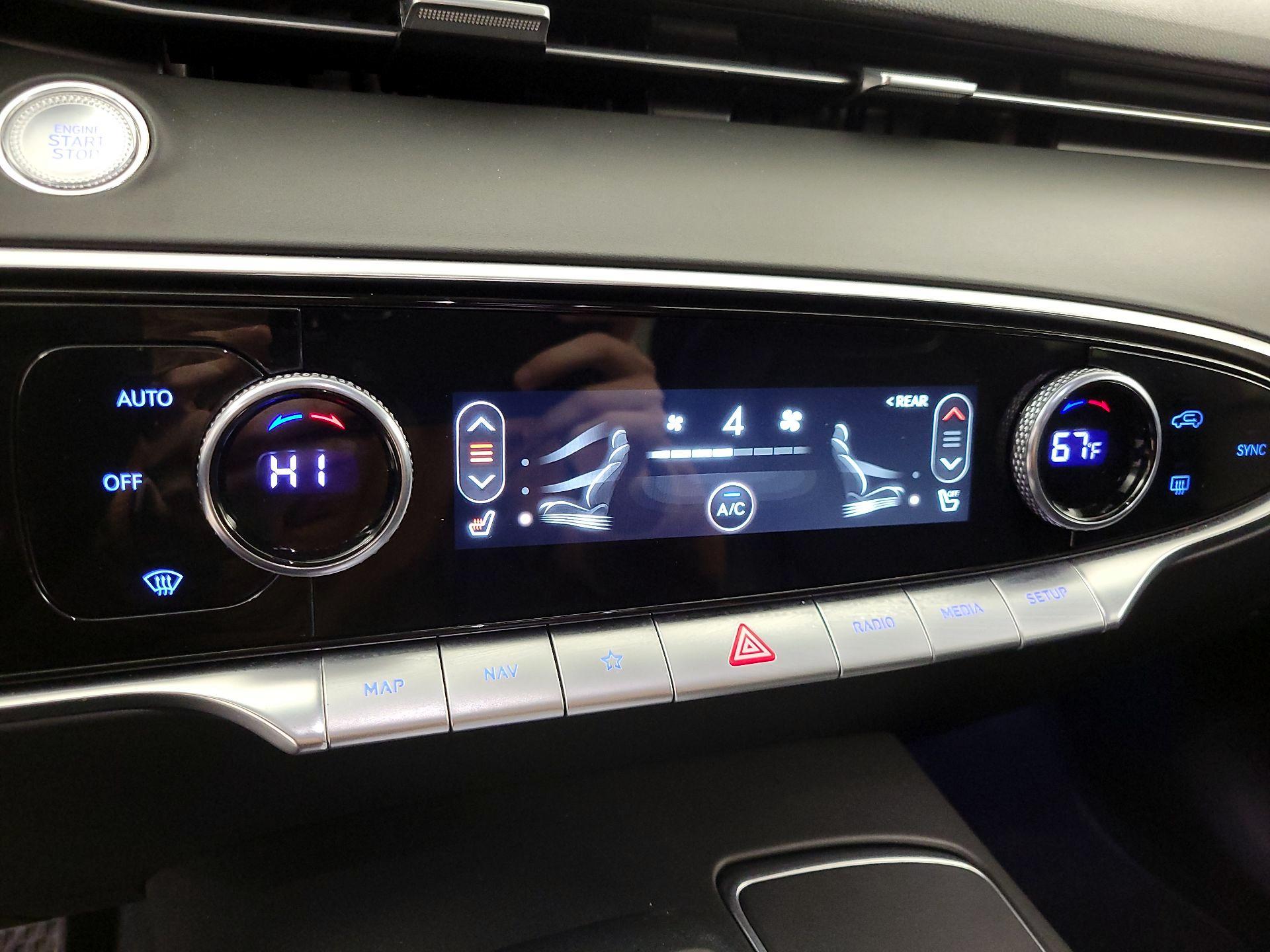 Thumbnail: 2025 Genesis GV70 - 17