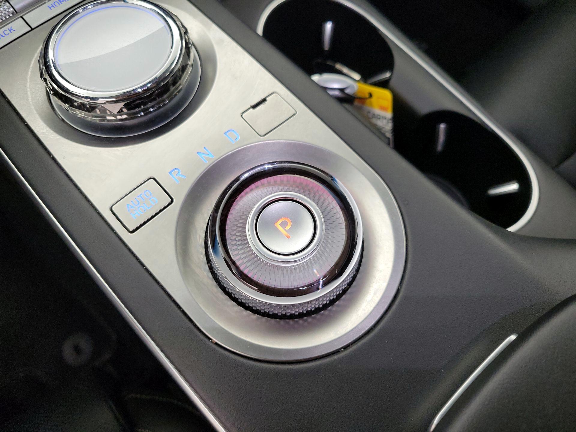 Thumbnail: 2025 Genesis GV70 - 18