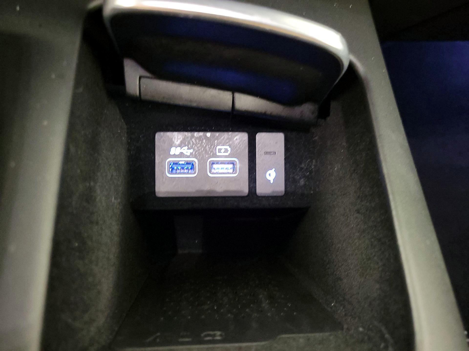 Thumbnail: 2025 Genesis GV70 - 19