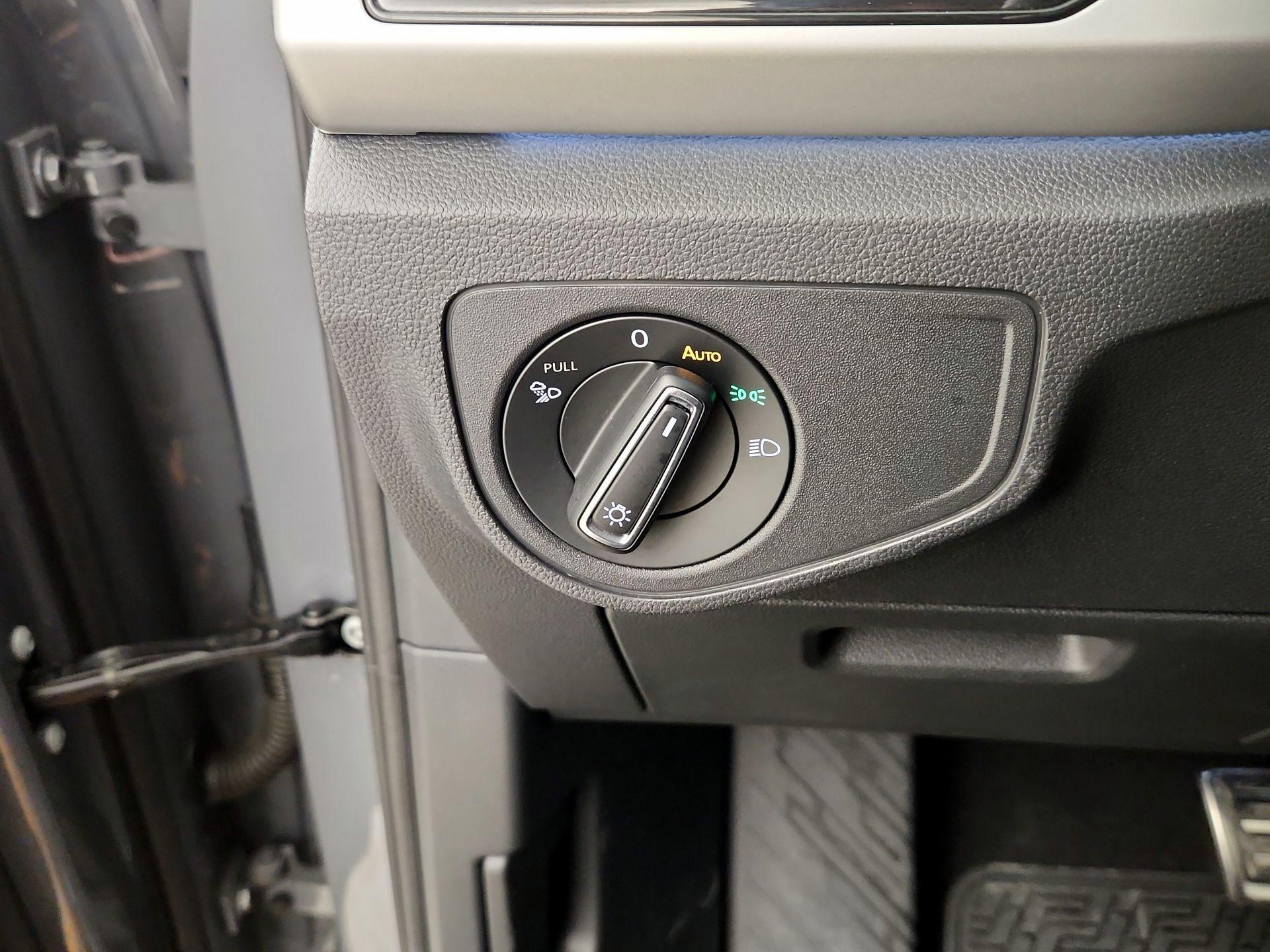 Thumbnail: 2023 Volkswagen Atlas - 13