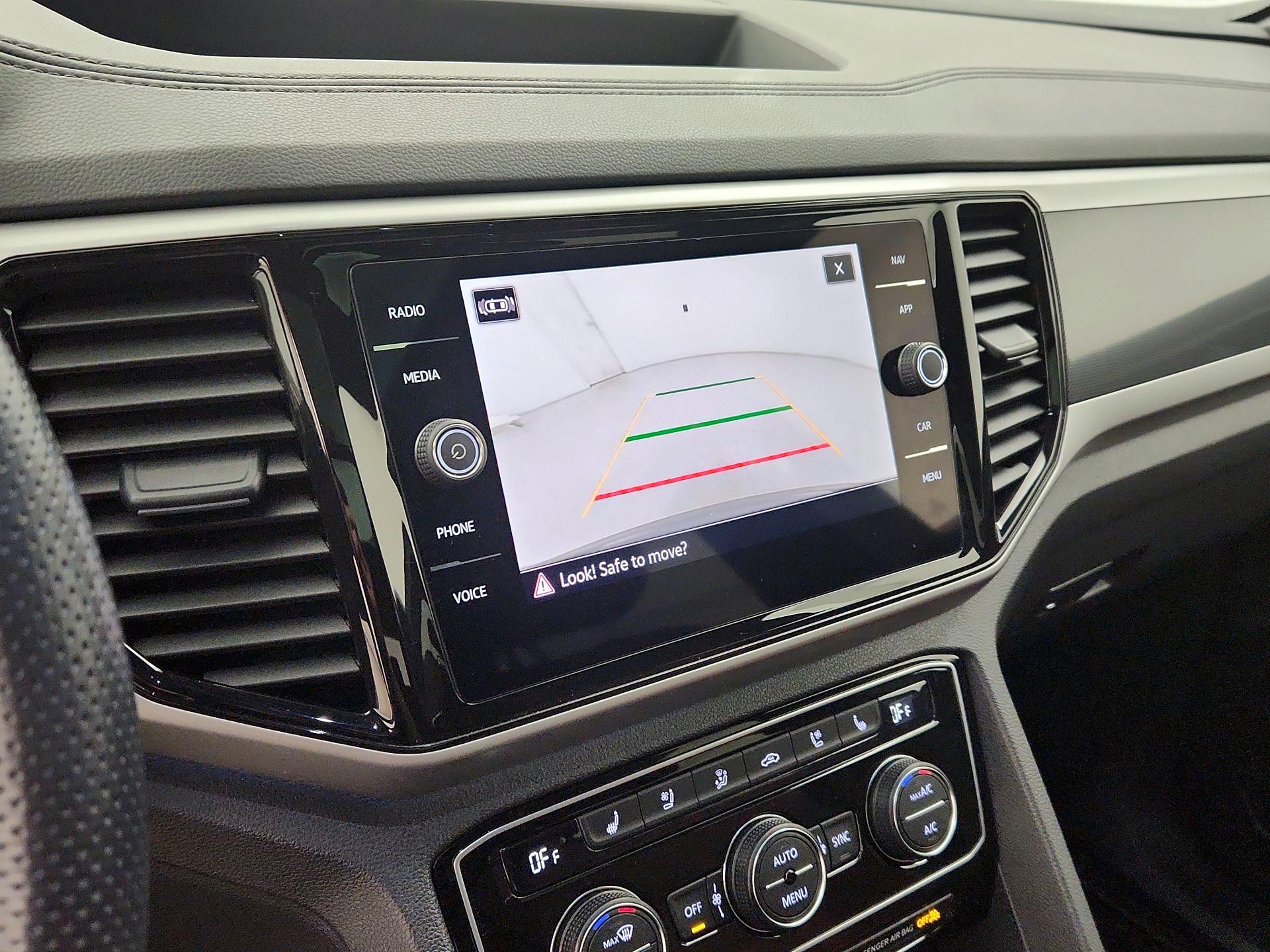 Thumbnail: 2023 Volkswagen Atlas - 15