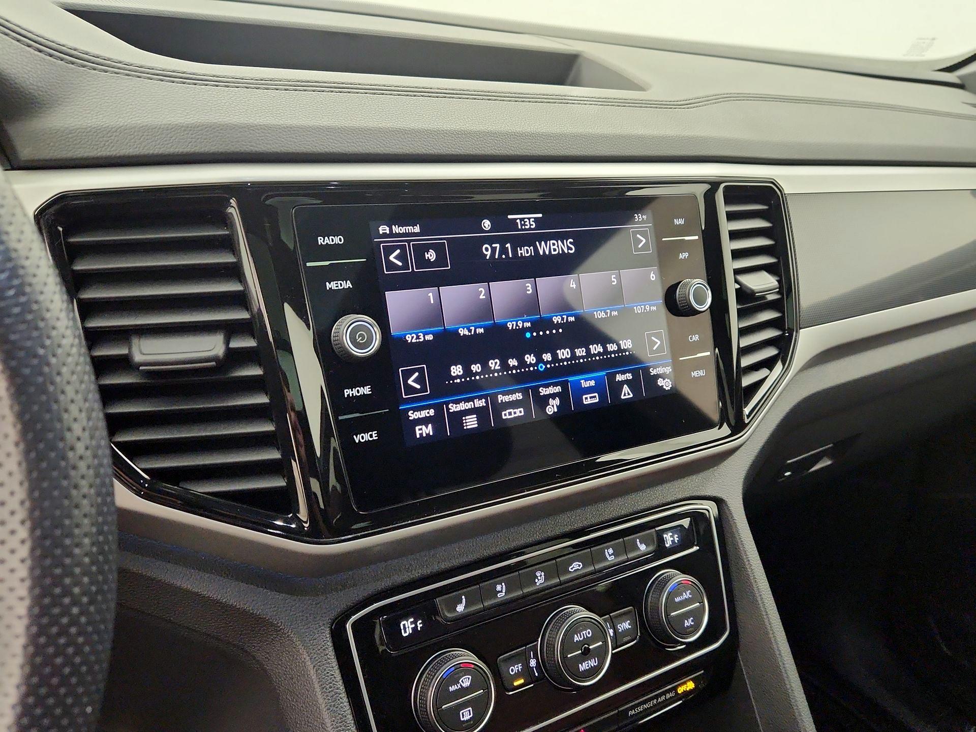 Thumbnail: 2023 Volkswagen Atlas - 16