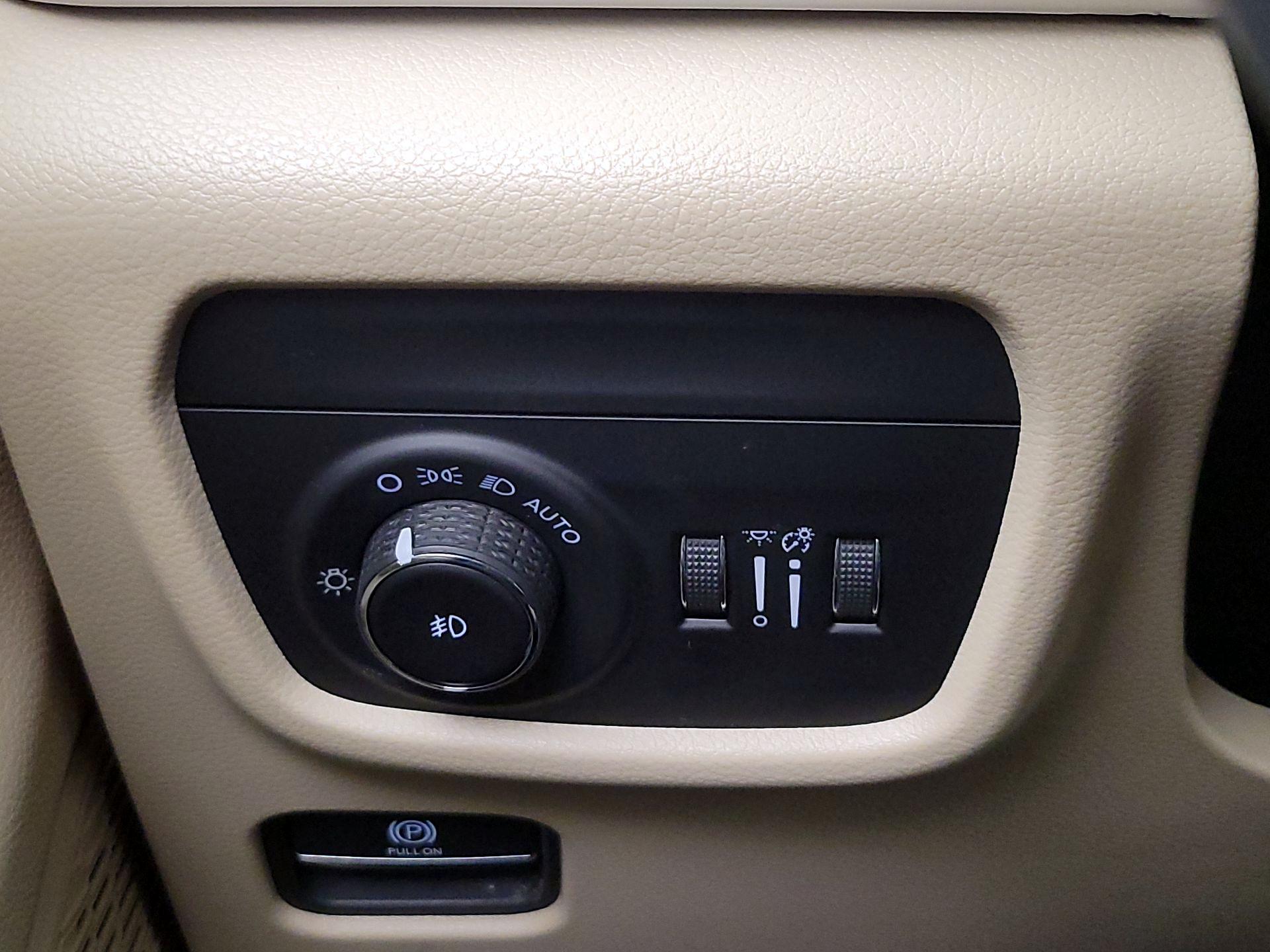 Thumbnail: 2023 Jeep Grand Cherokee - 13