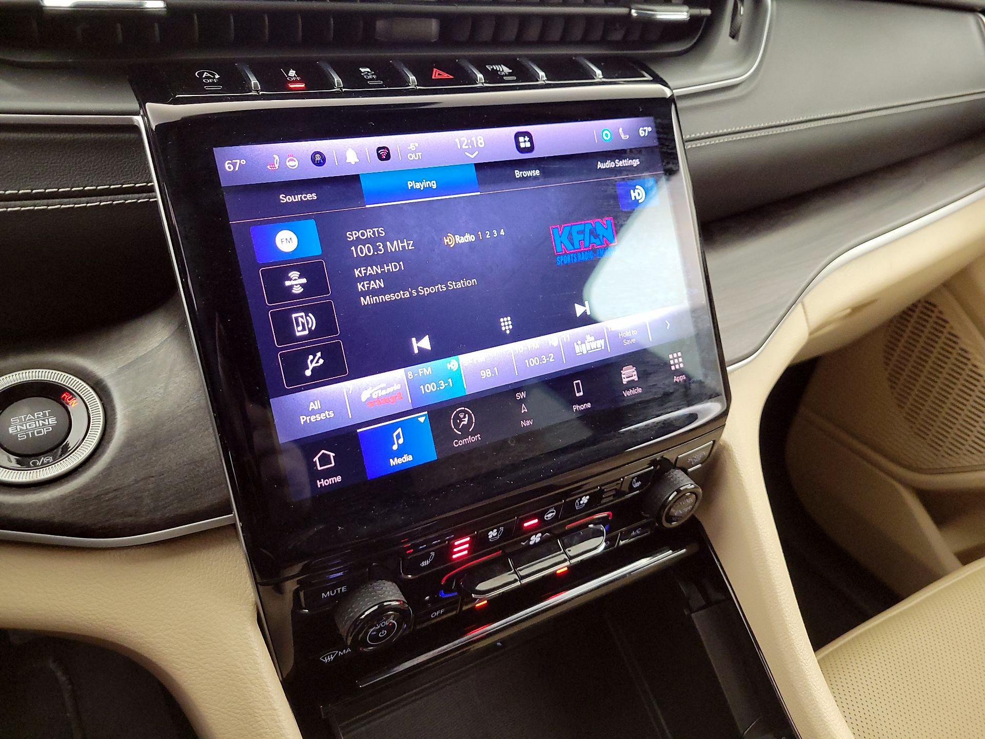 Thumbnail: 2023 Jeep Grand Cherokee - 16