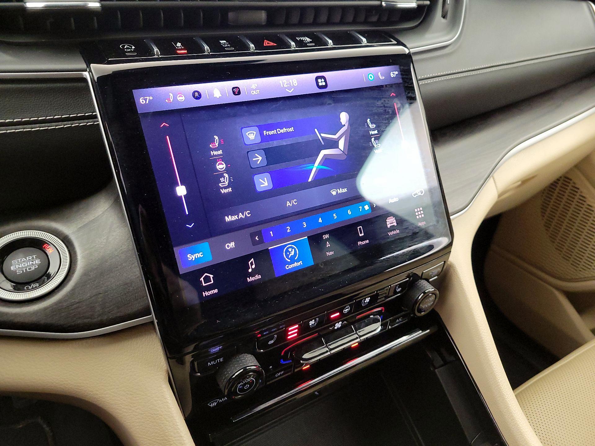 Thumbnail: 2023 Jeep Grand Cherokee - 17