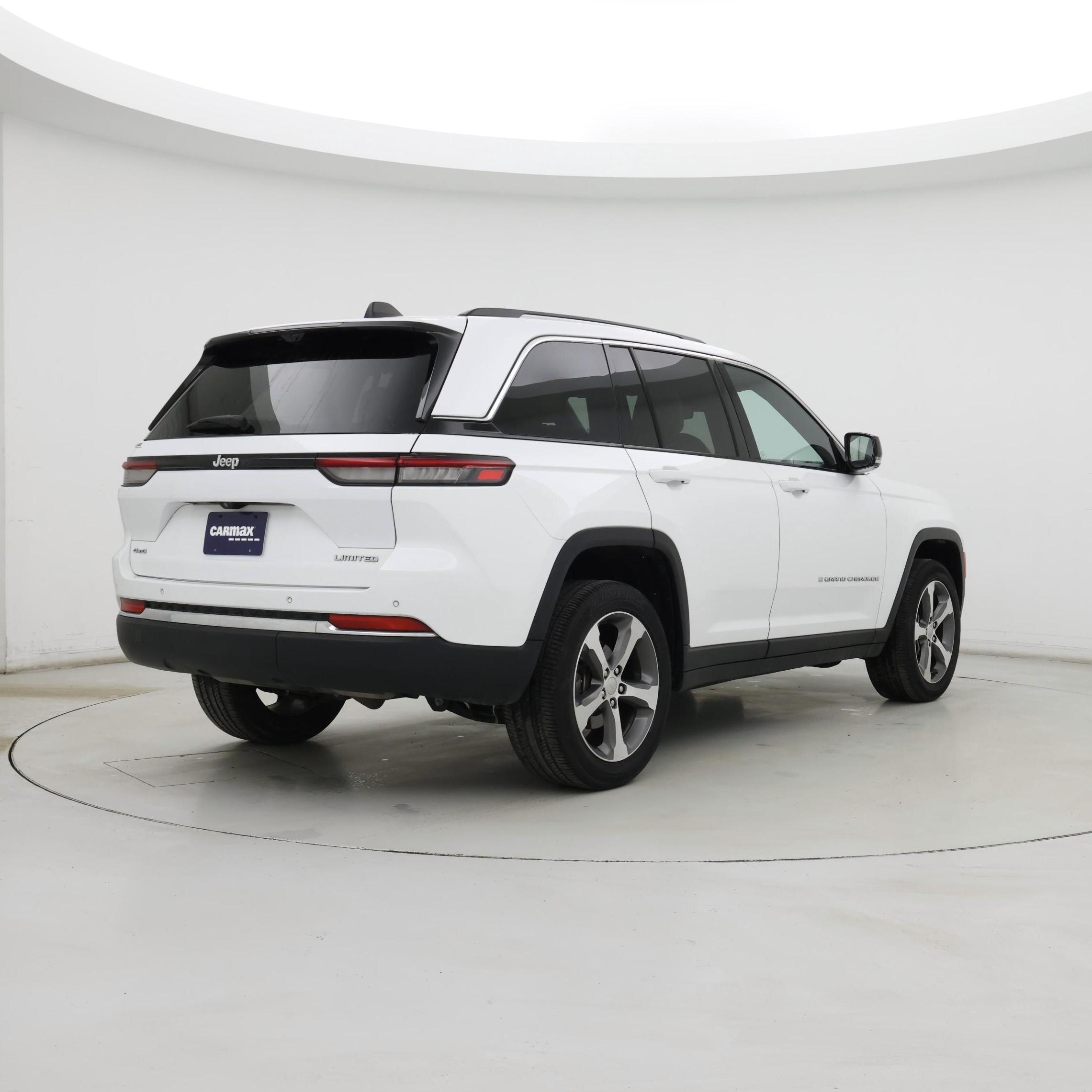 Thumbnail: 2023 Jeep Grand Cherokee - 8