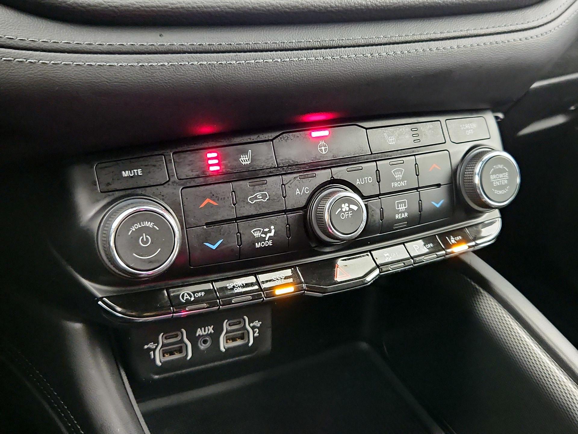 Thumbnail: 2022 Dodge Durango - 16