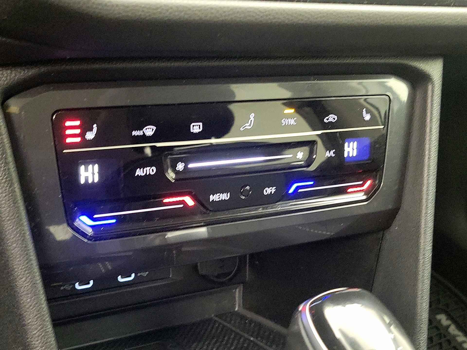 Thumbnail: 2022 Volkswagen Tiguan - 16