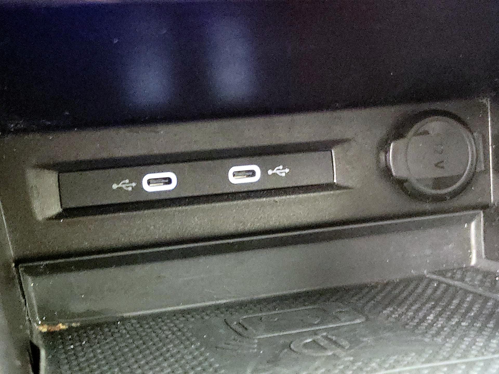 Thumbnail: 2022 Volkswagen Tiguan - 18