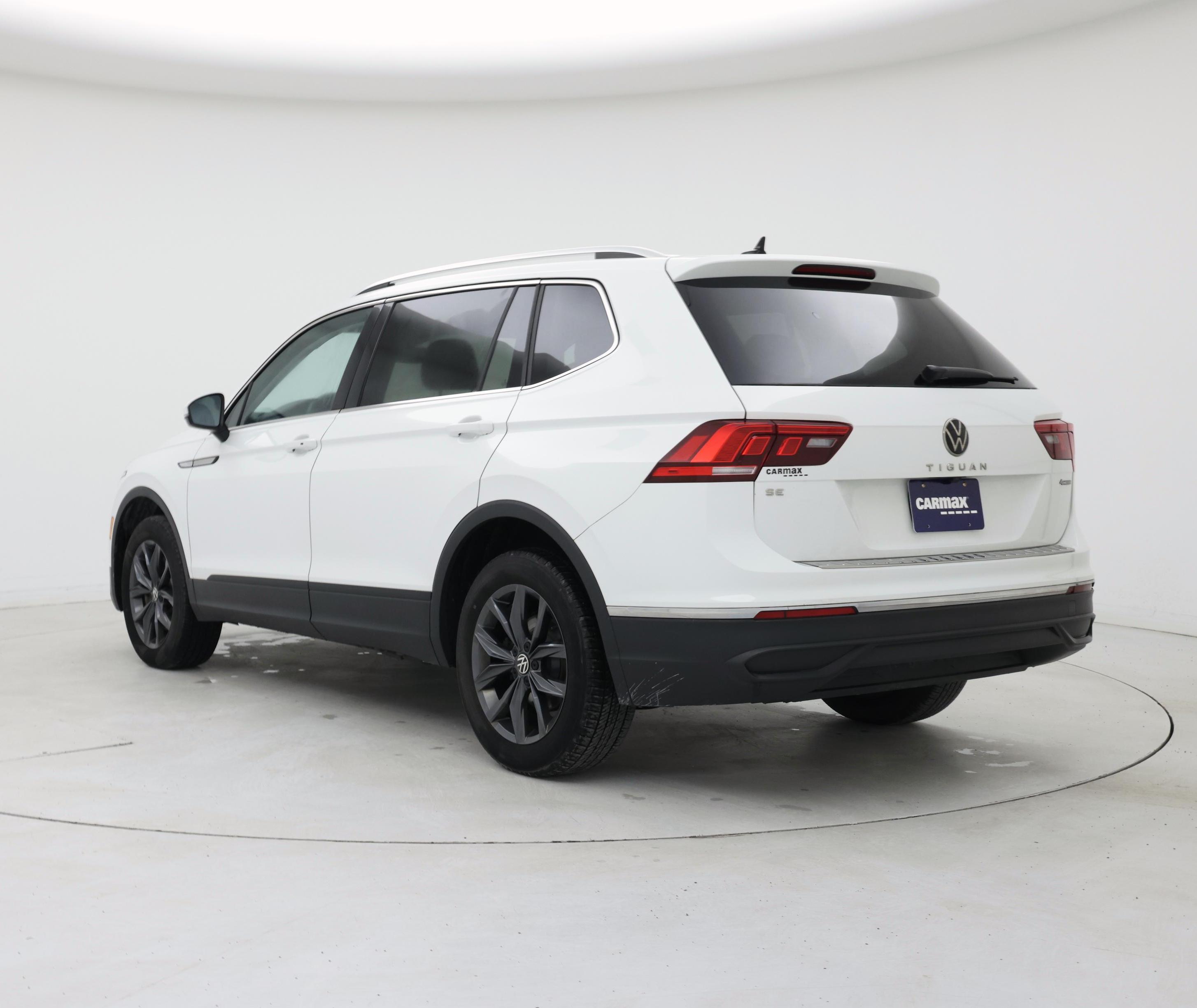 Thumbnail: 2022 Volkswagen Tiguan - 2