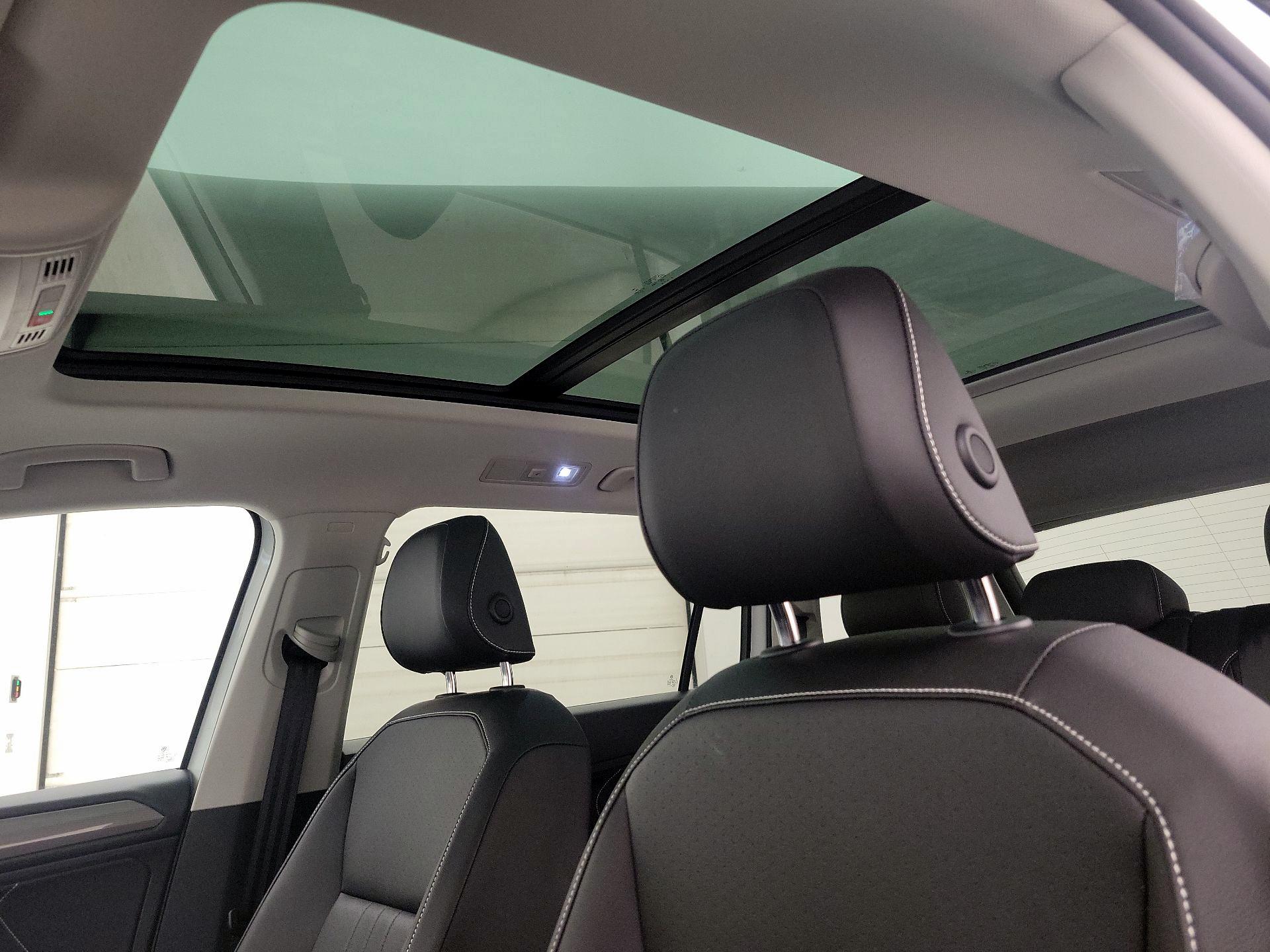 Thumbnail: 2022 Volkswagen Tiguan - 19