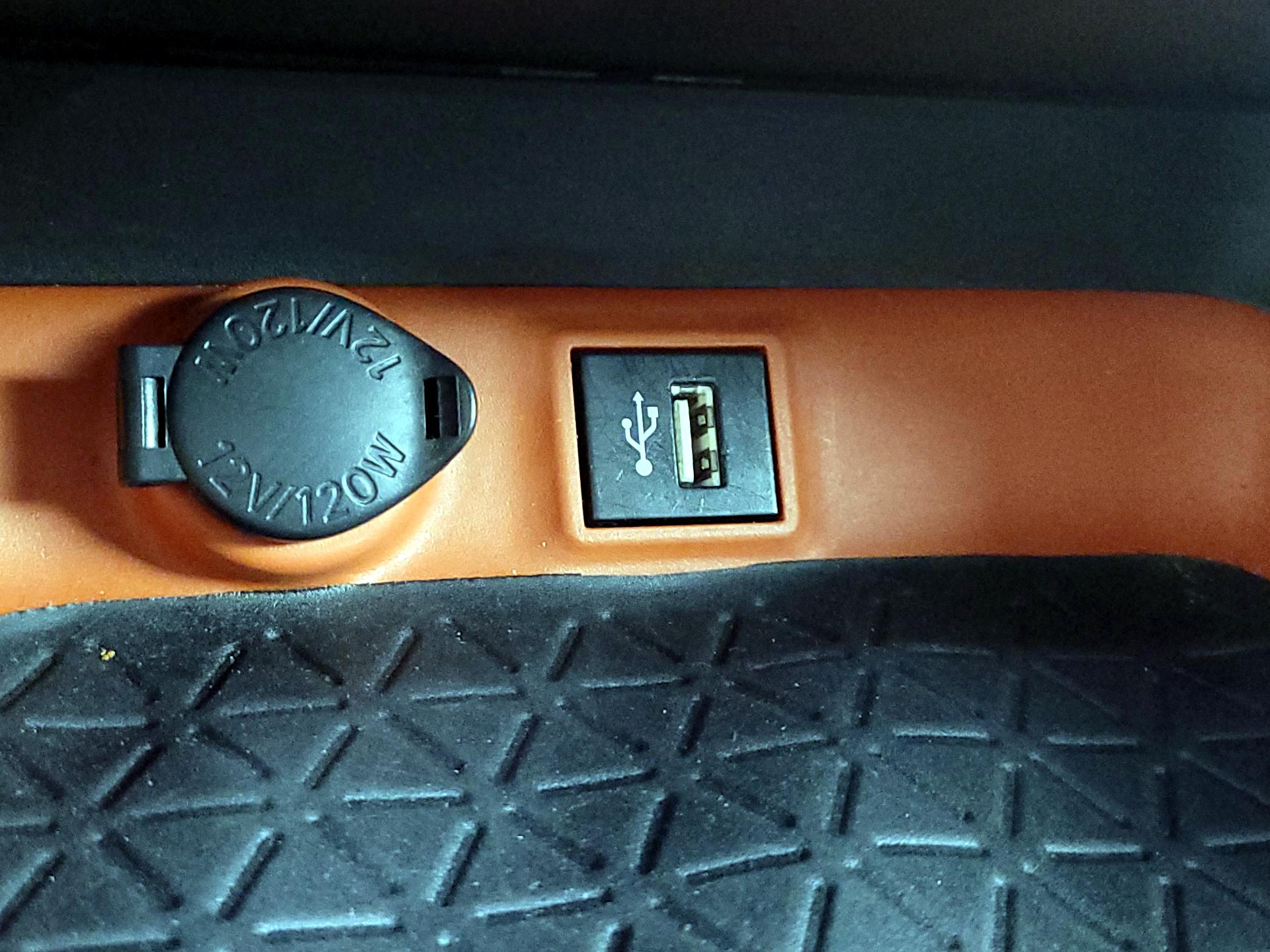 Thumbnail: 2023 Toyota RAV4 - 18