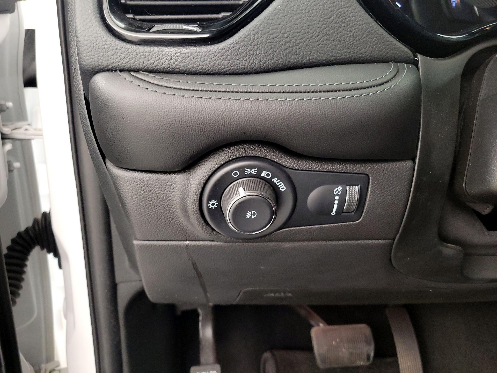 Thumbnail: 2022 Dodge Durango - 13