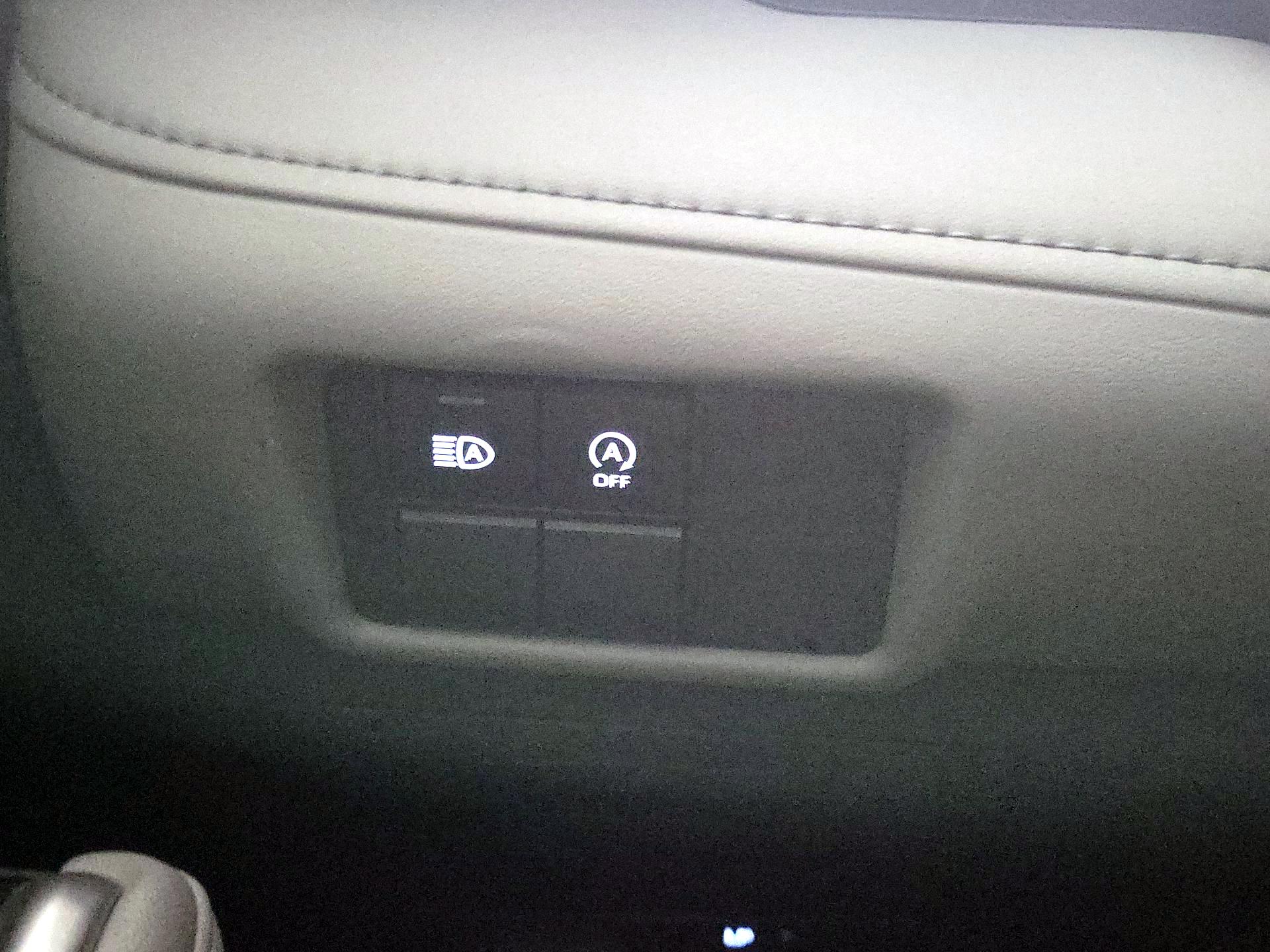 Thumbnail: 2023 Toyota Highlander - 11