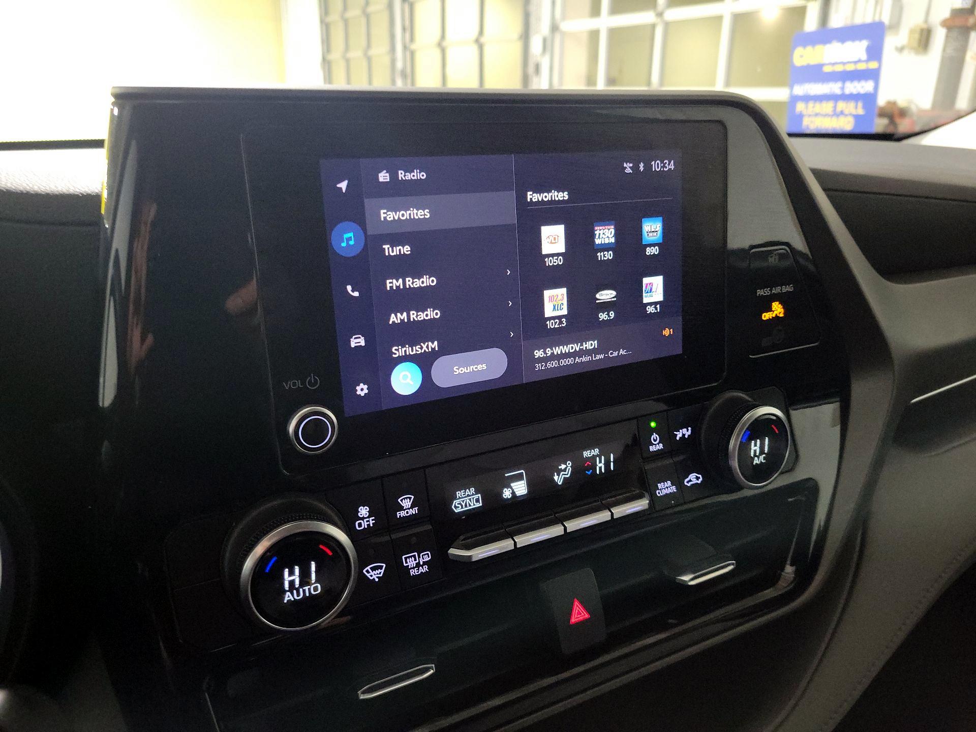 Thumbnail: 2023 Toyota Highlander - 13