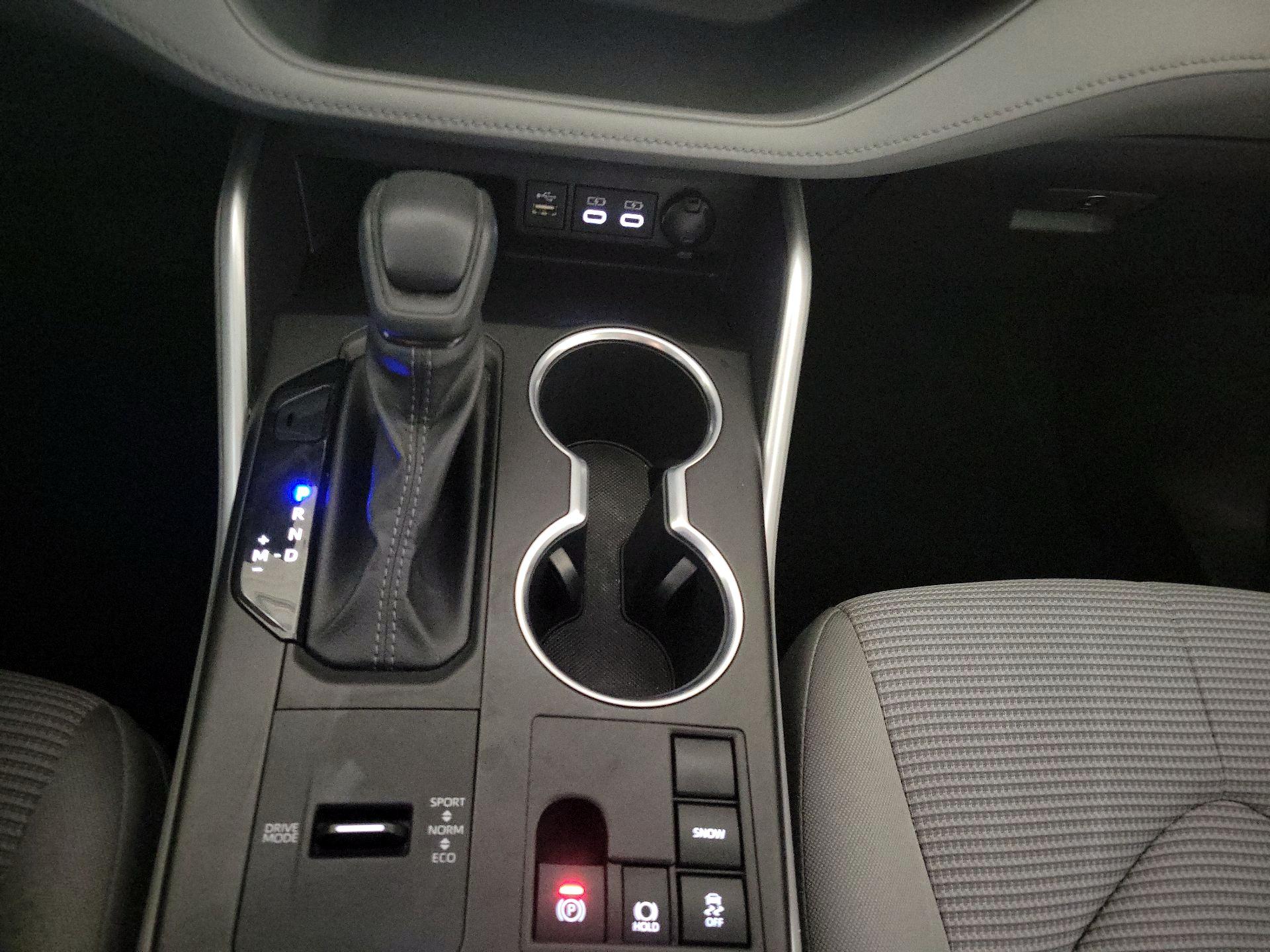 Thumbnail: 2023 Toyota Highlander - 15