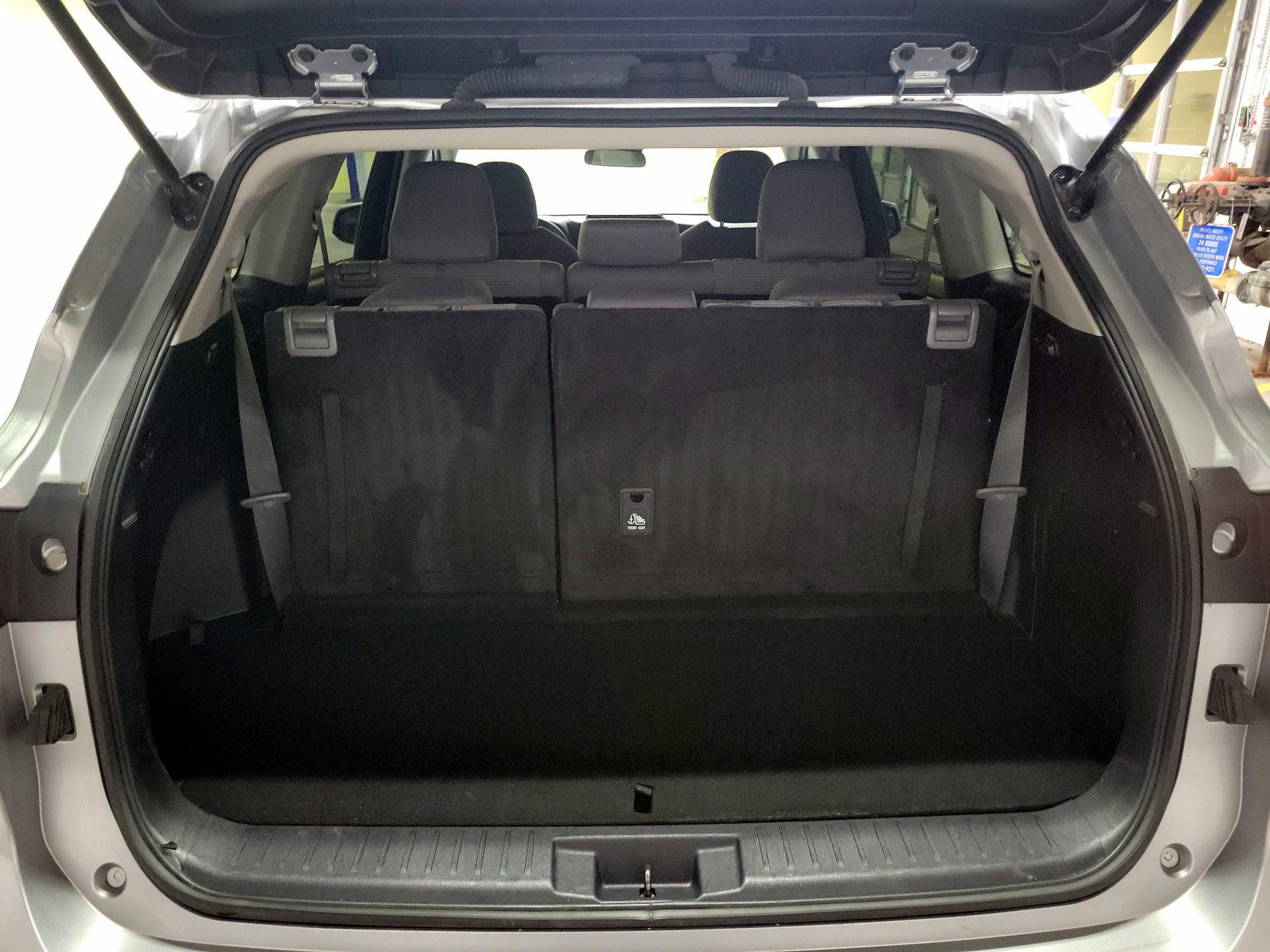 Thumbnail: 2023 Toyota Highlander - 19