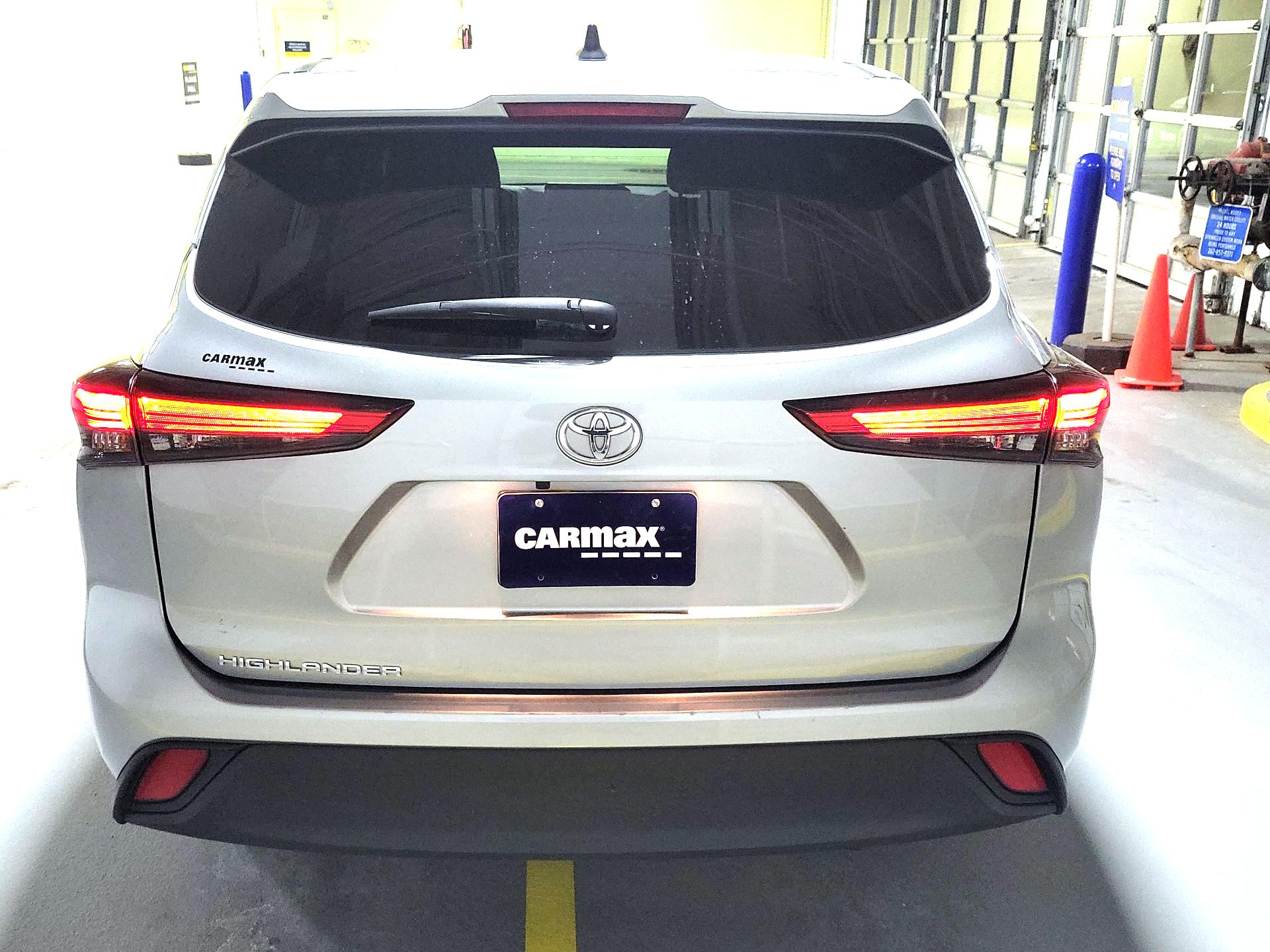 Thumbnail: 2023 Toyota Highlander - 6