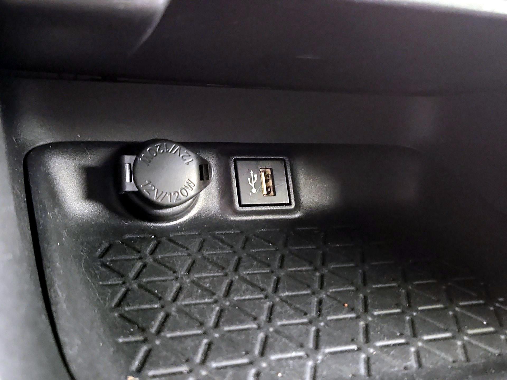 Thumbnail: 2024 Toyota RAV4 - 18